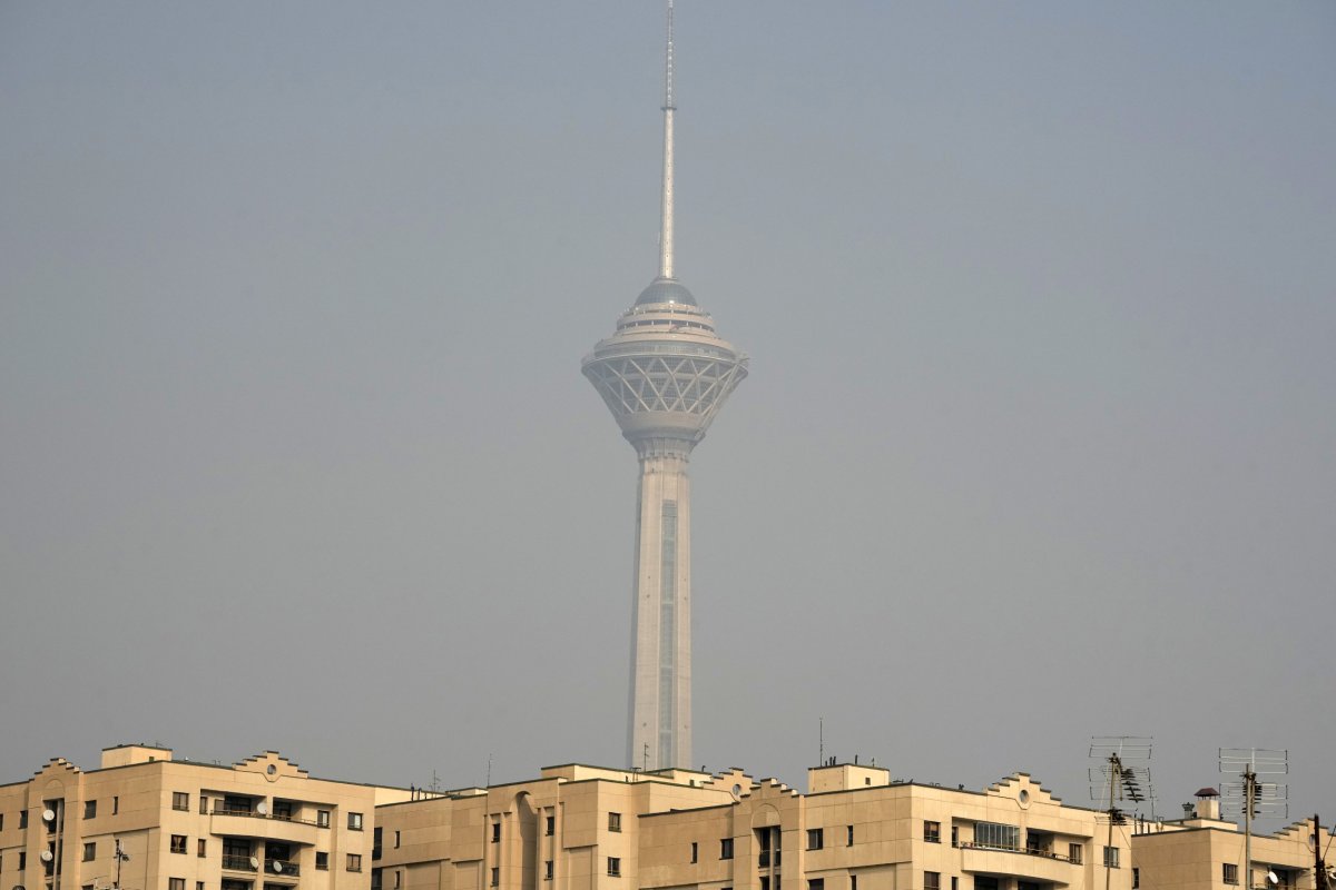 Menara Milad di Teheran