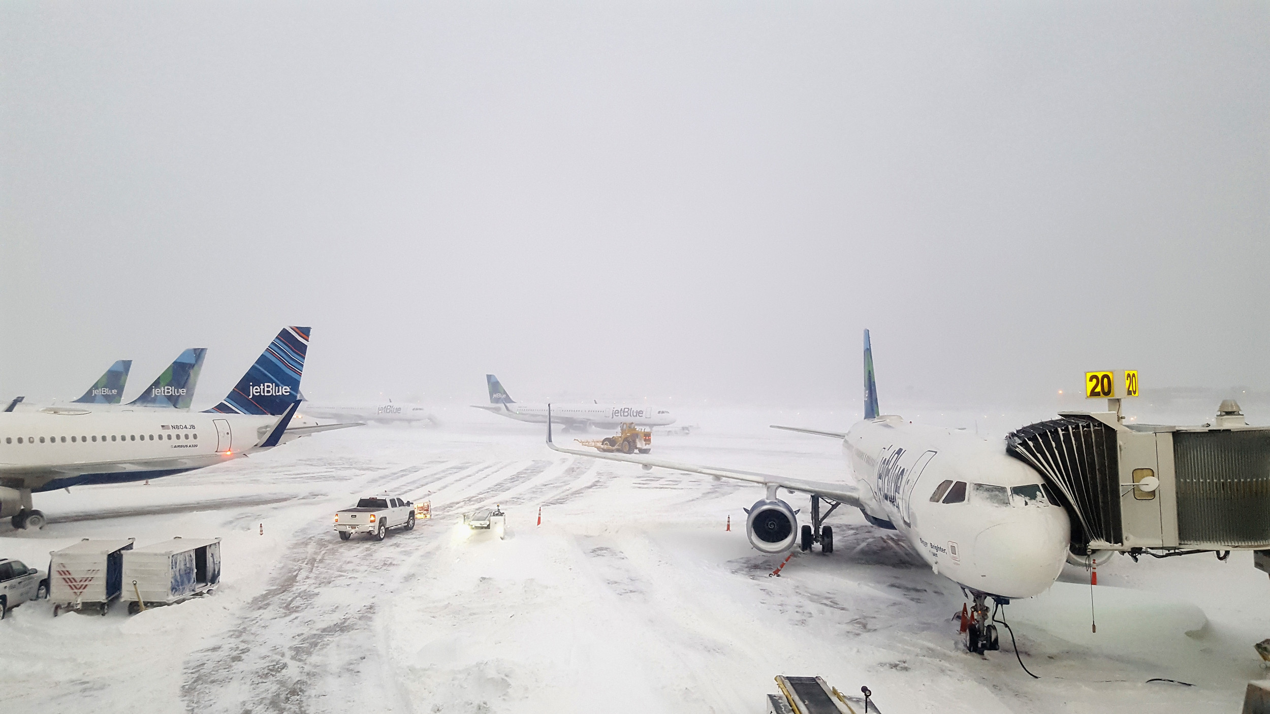 Winter storm threatens “major airline delays” for Christmas travel