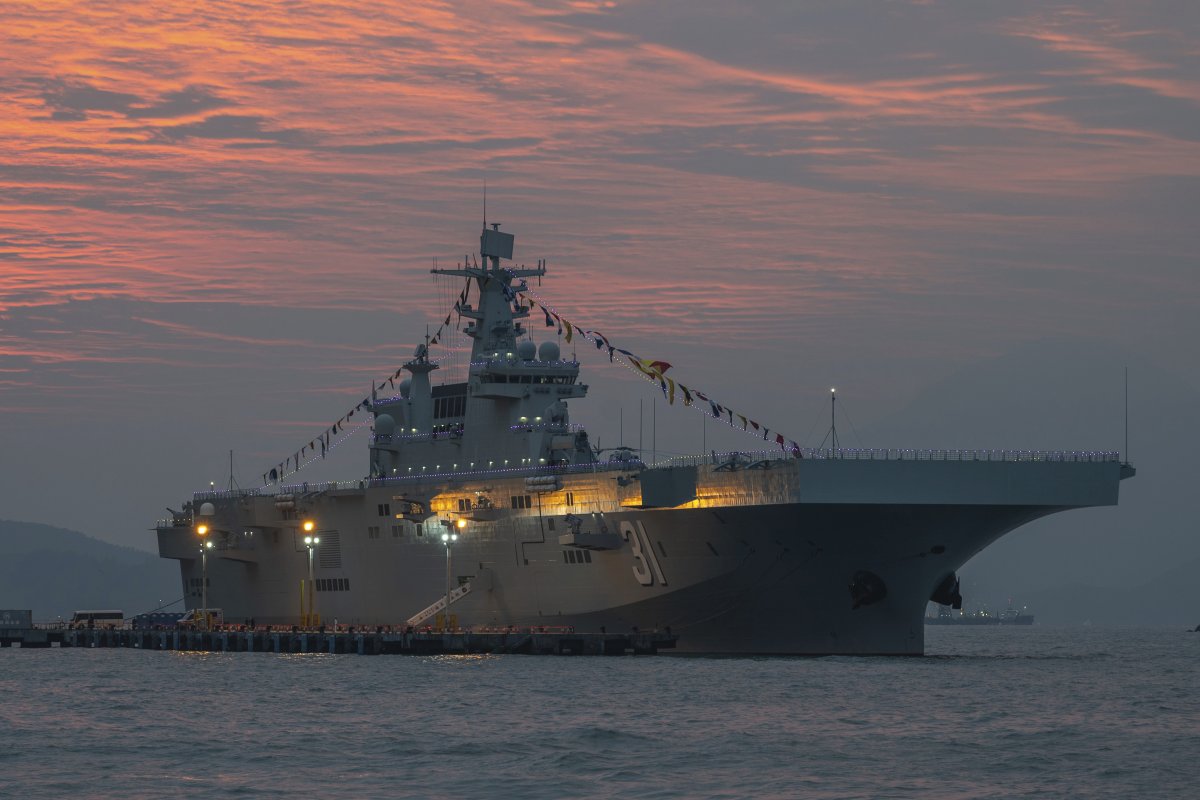 PLA Amphibious Assault Ship Visits Hong Kong