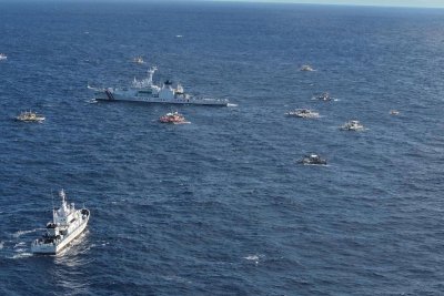 Los barcos filipinos realizan una misión cerca del disputado Shoal