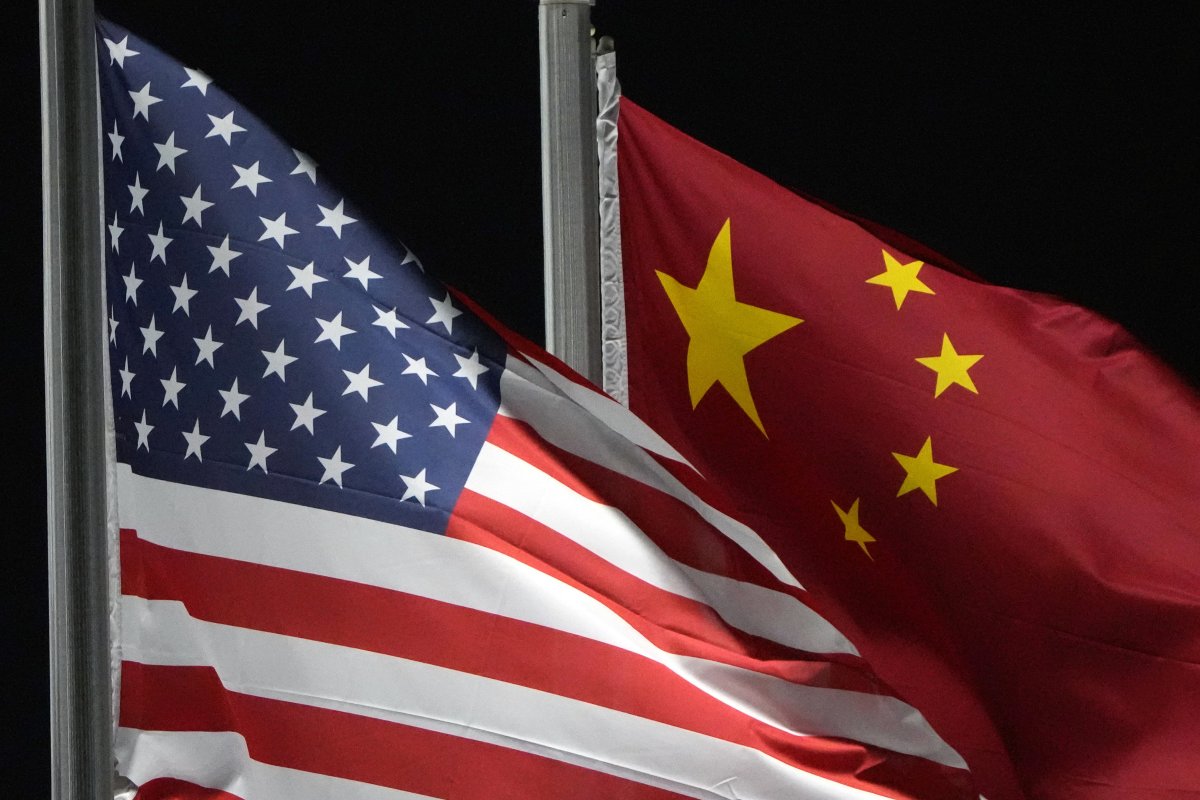 Chinese and American flag