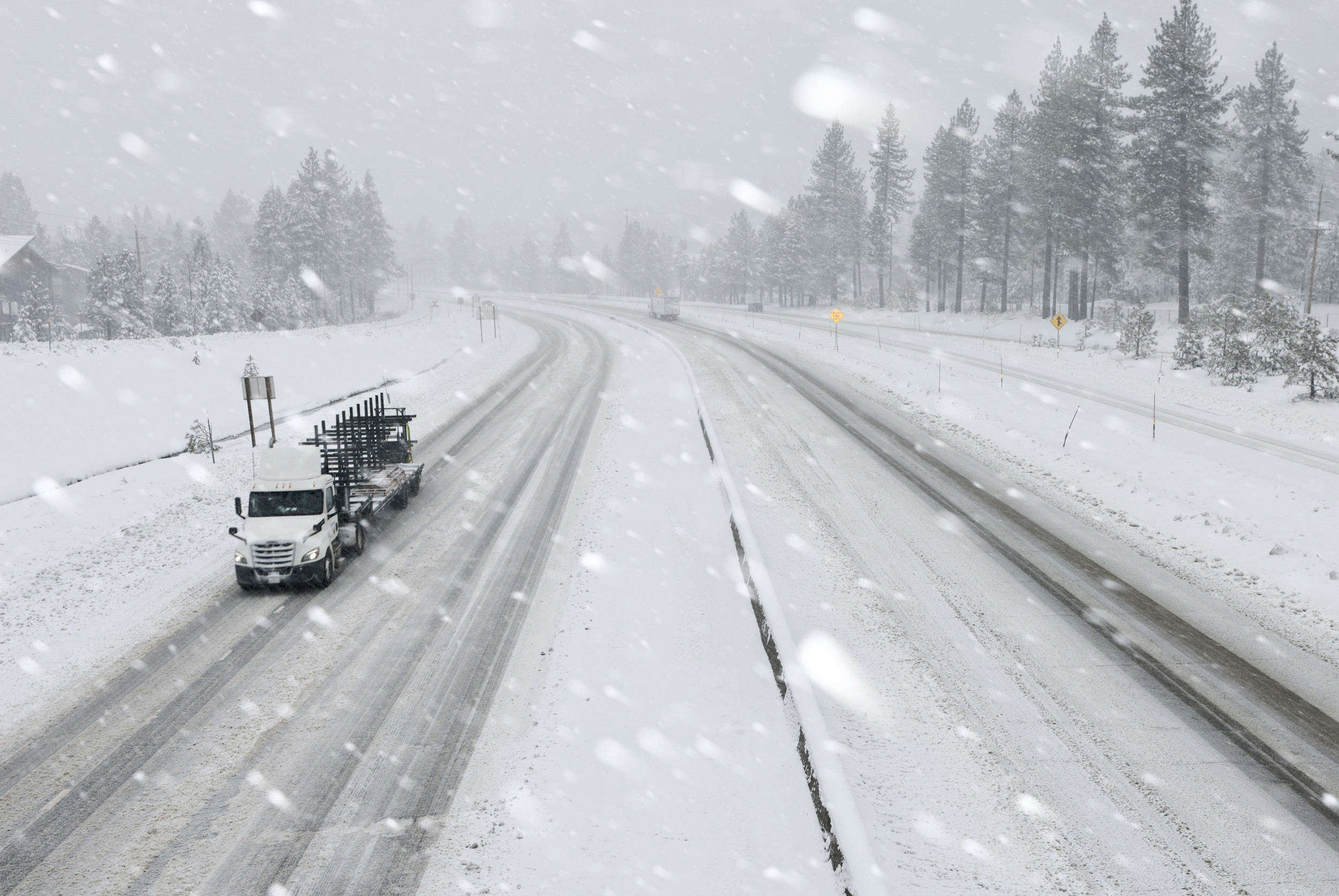 Snowfall forecast for Christmas latest: Millions brace for travel delays