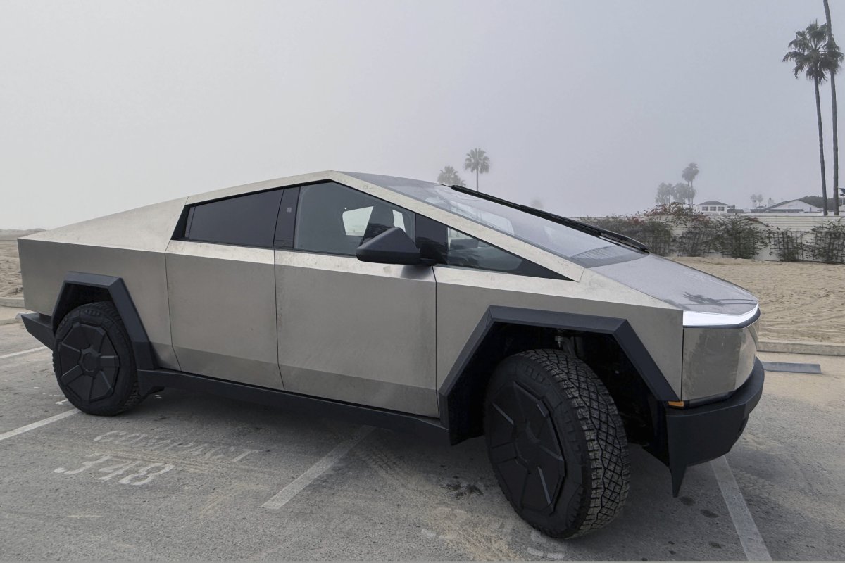 A Tesla Cybertruck