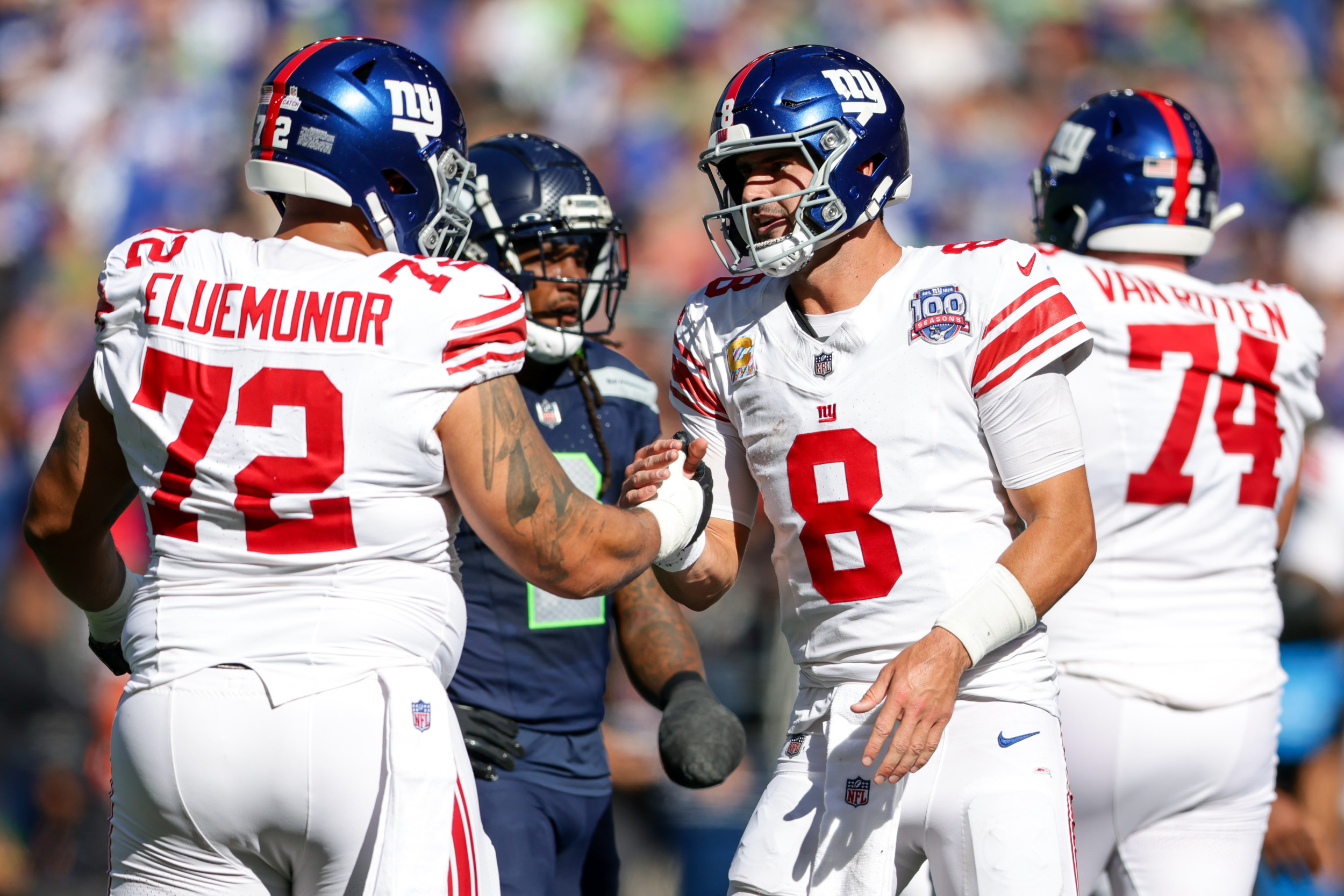 Daniel Jones Gifts Tequila to Former Teammates