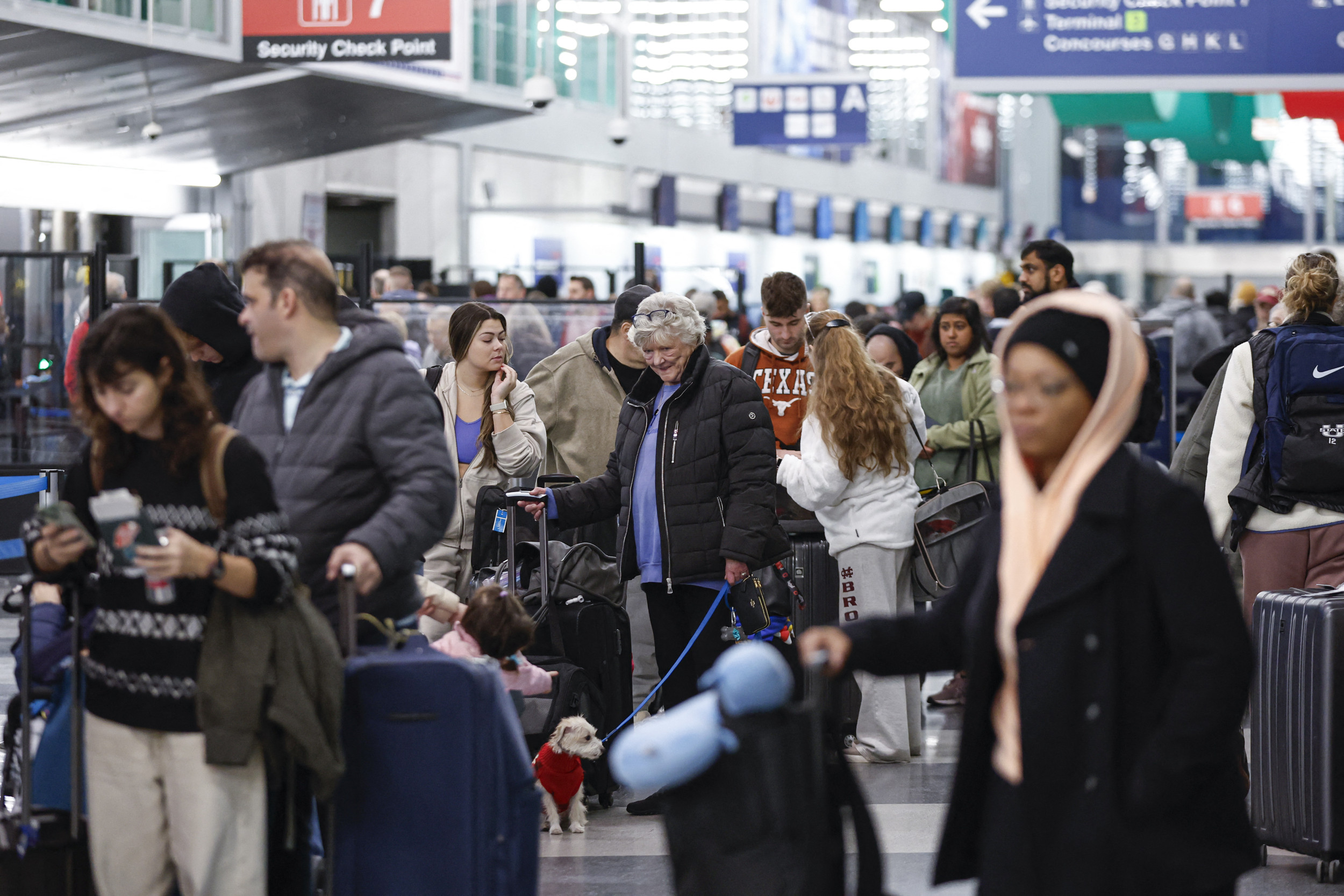 Winter weather: “Trouble spots” across US as millions travel for Christmas