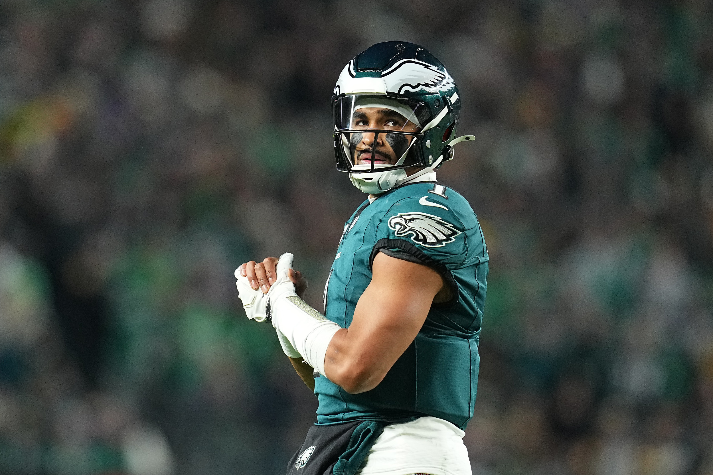 Eagles QB Jalen Hurts Heads to Locker Room With Apparent Injury - Newsweek