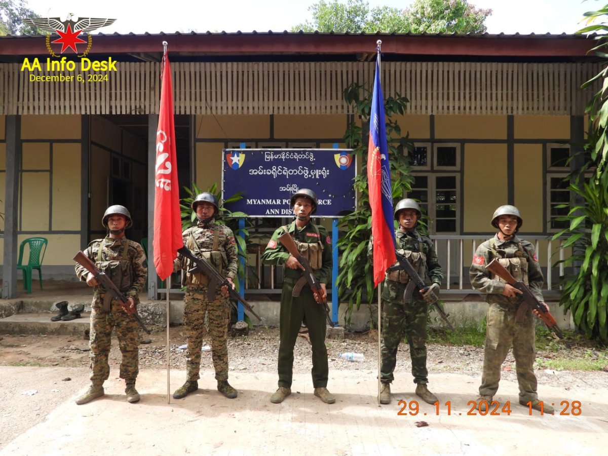 Myanmar Rebels Pose