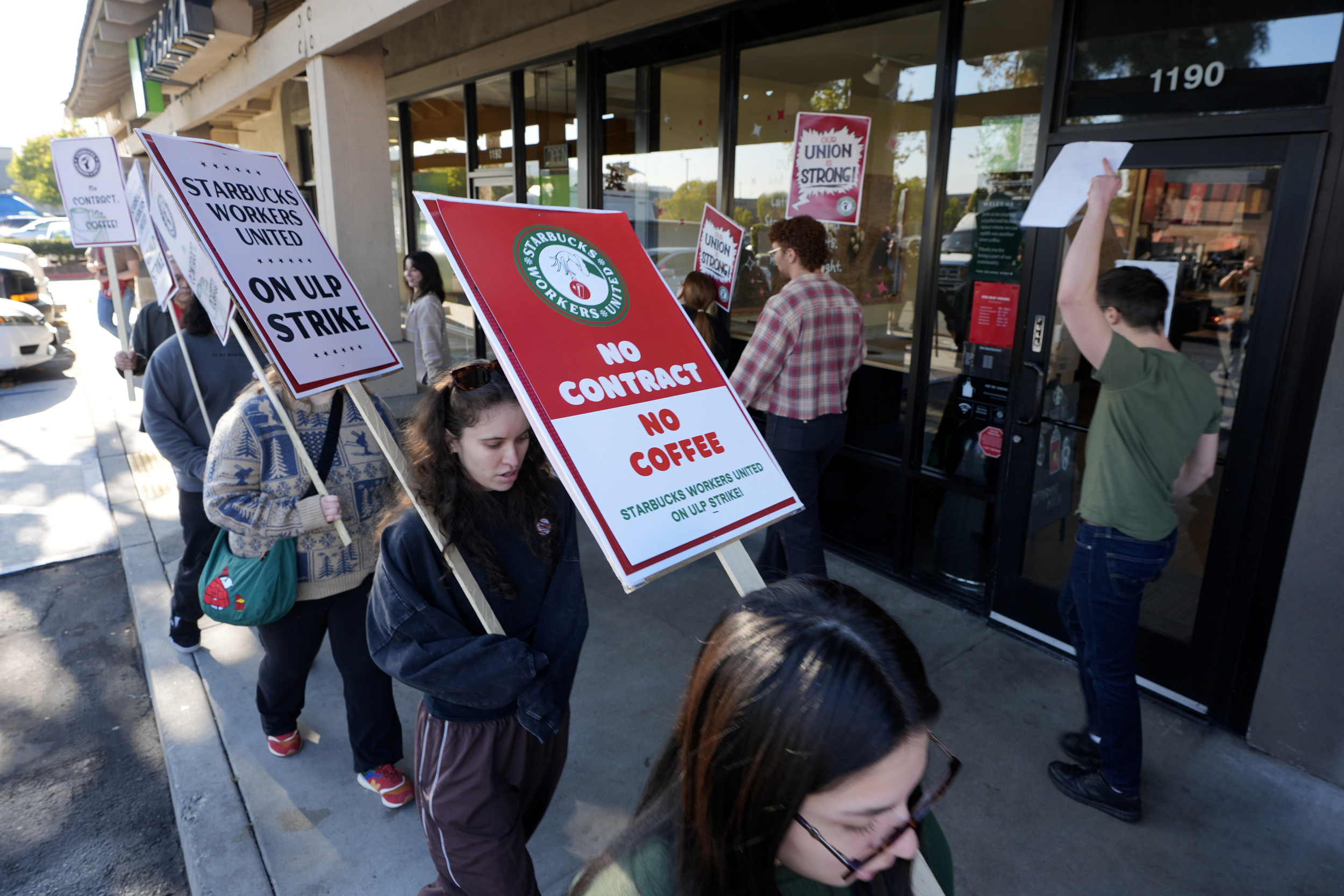 Map Shows US Cities Where Starbucks Workers Are On Strike - Newsweek