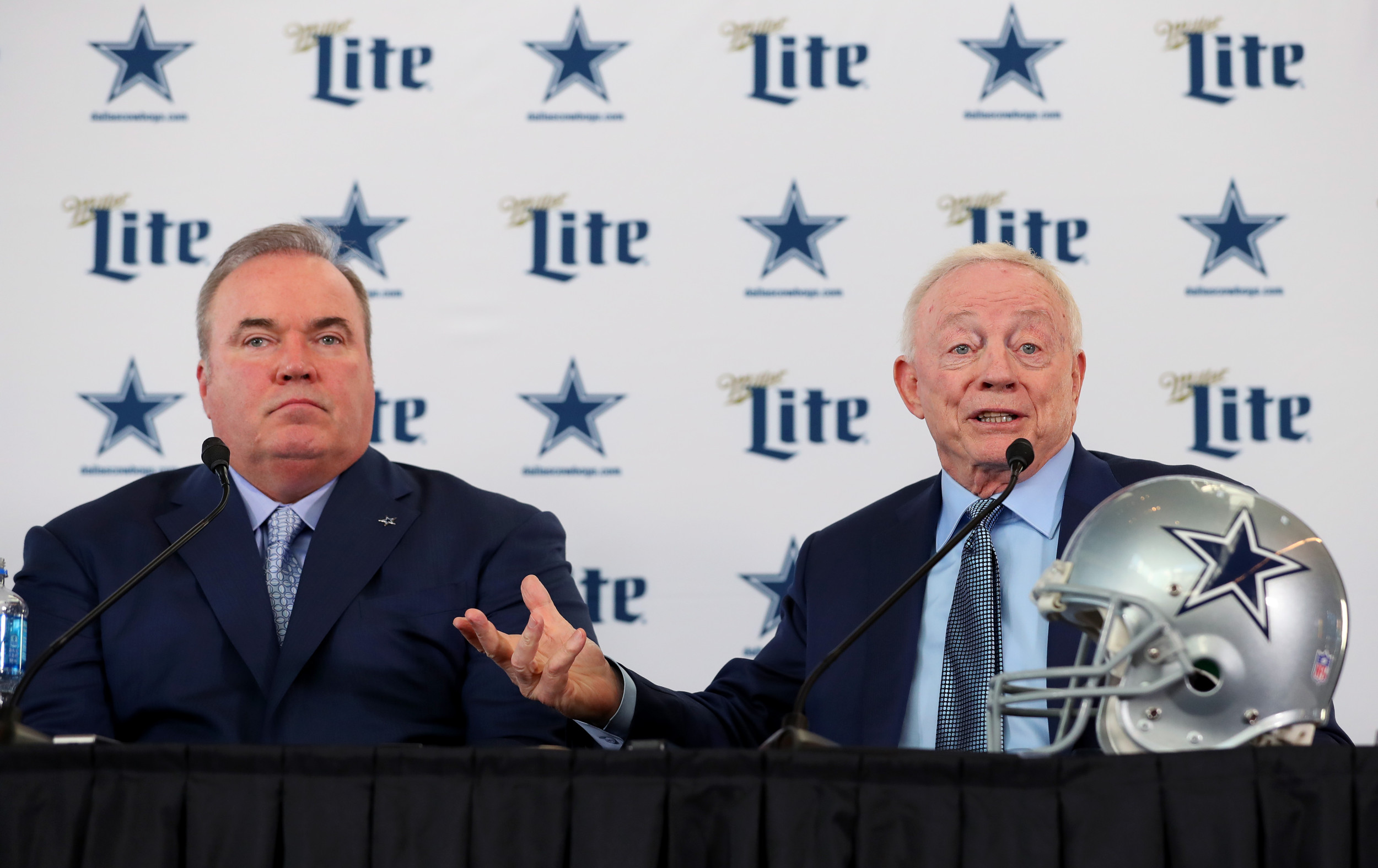 Cowboys' Jerry Jones Refuses To Answer if Mike McCarthy Will Return