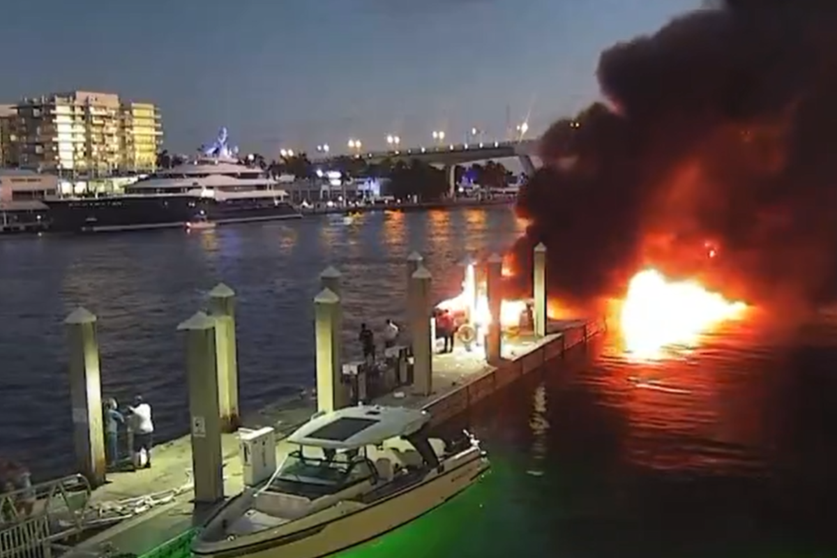 Incendio de barco en Florida