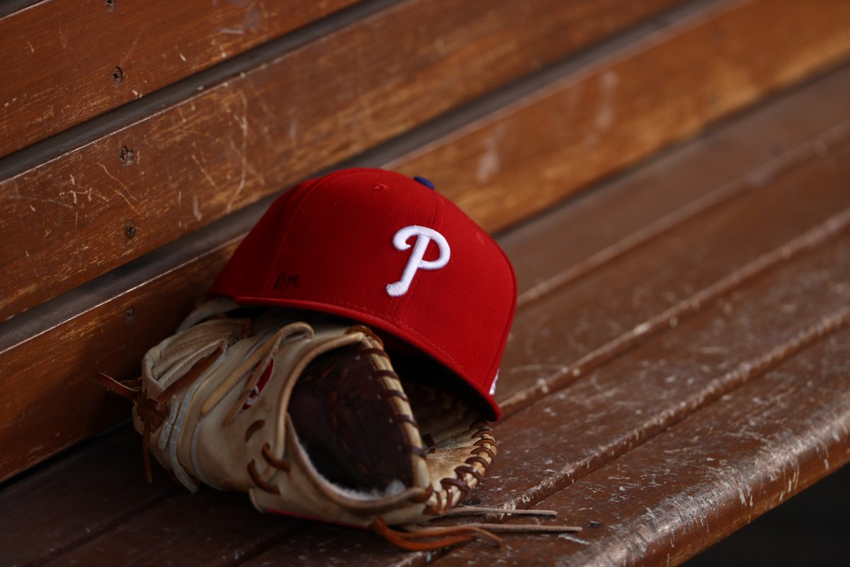 Phillies hat glove