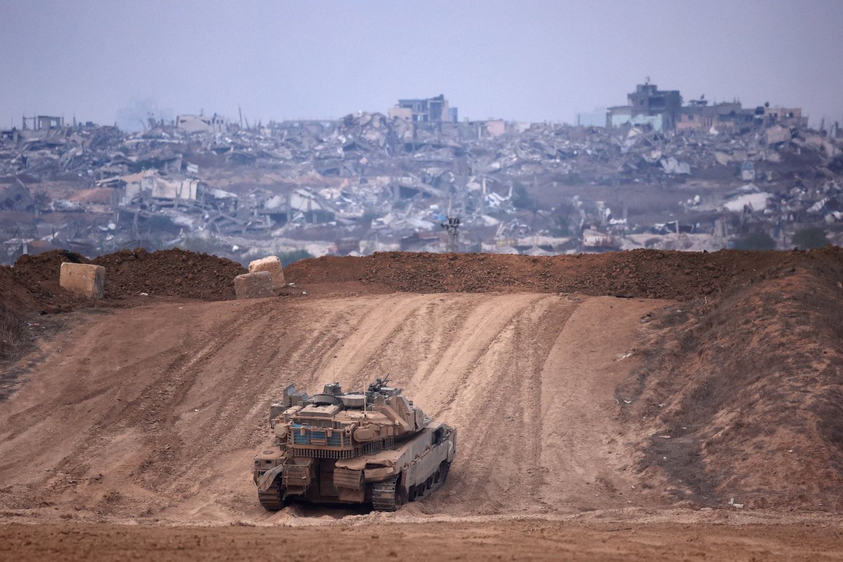 Israel, tank, drives, near, Gaza