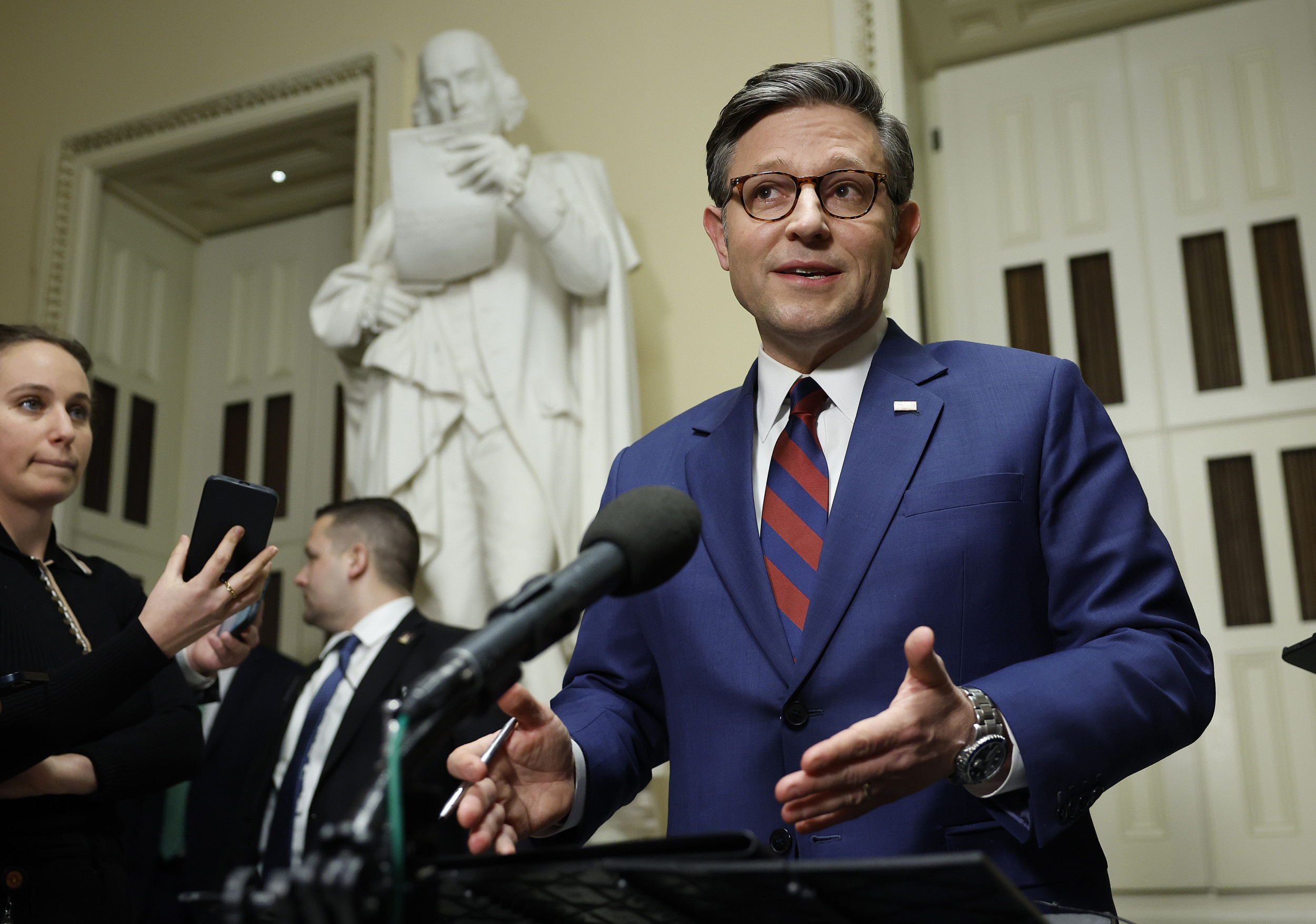 Mike Johnsons Odds of Being House Speaker as Republicans Stay Divided