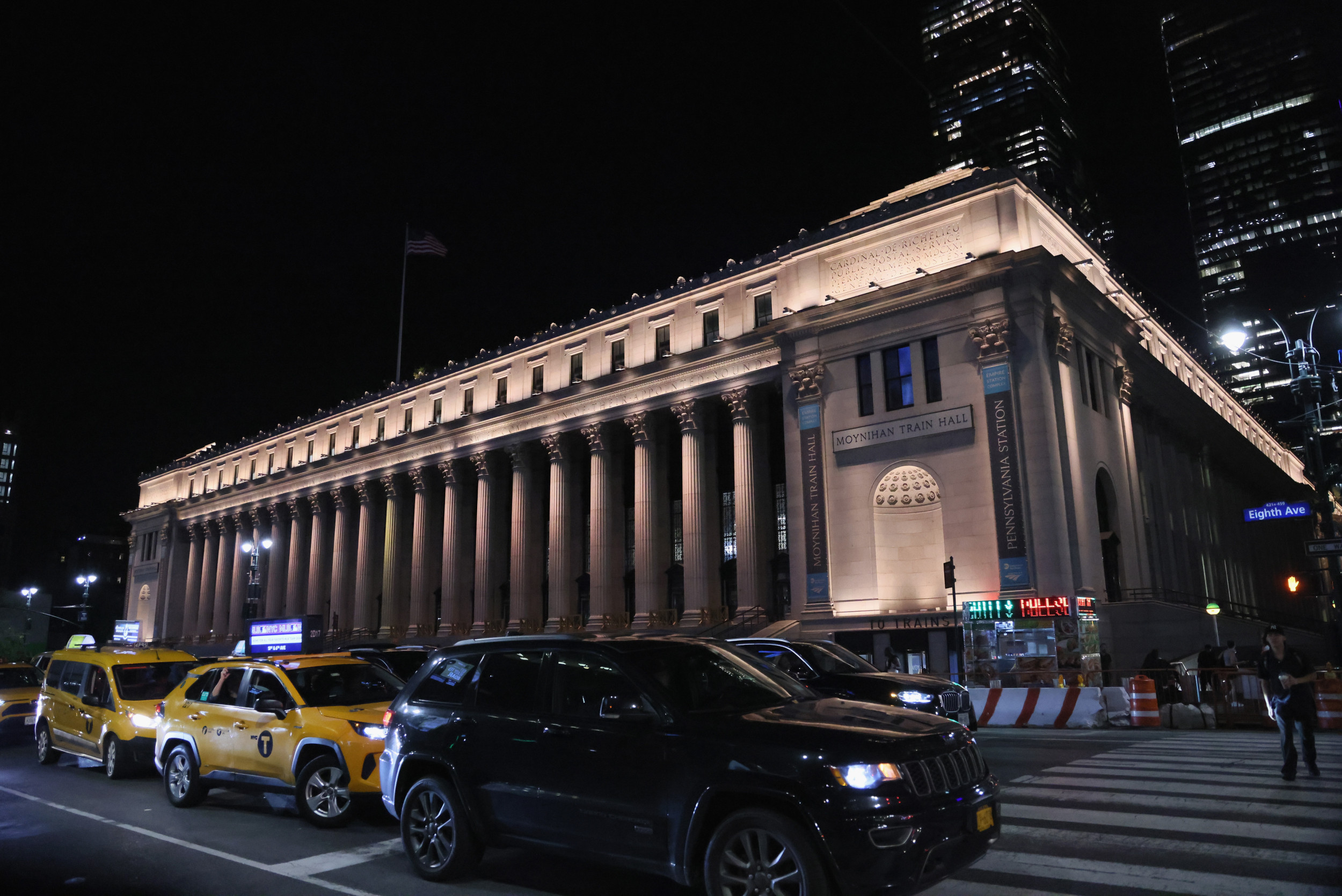 Man found with 'serious' burns at New York Penn Station: What we know