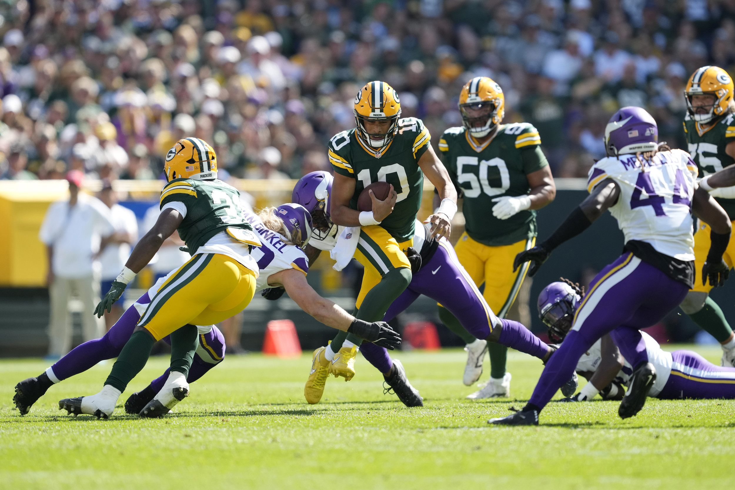 Packers Rule Out Two Key Defenders With Concussions - Newsweek