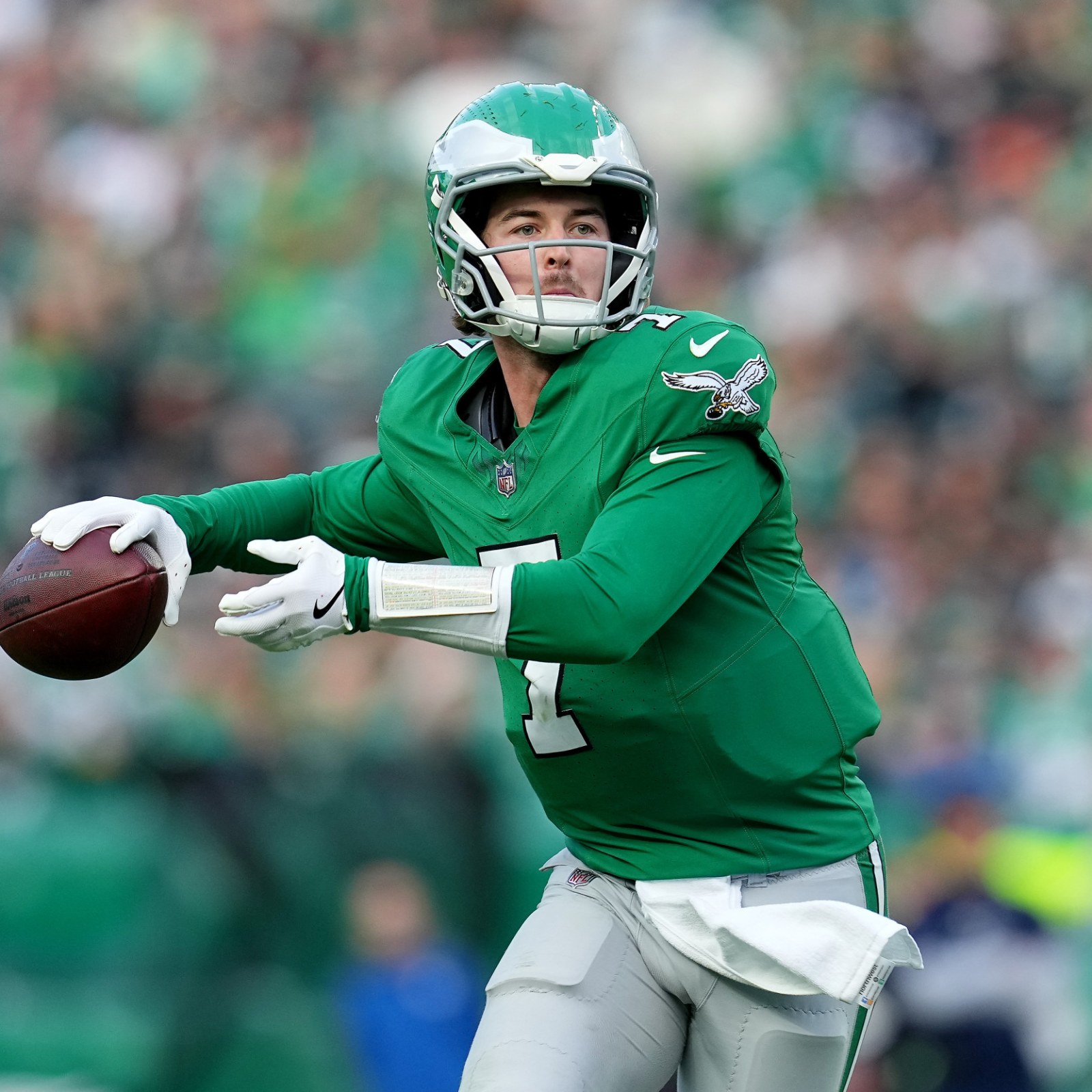 Eagles' Kenny Pickett Played Entire Game With Broken Ribs: Report - Newsweek