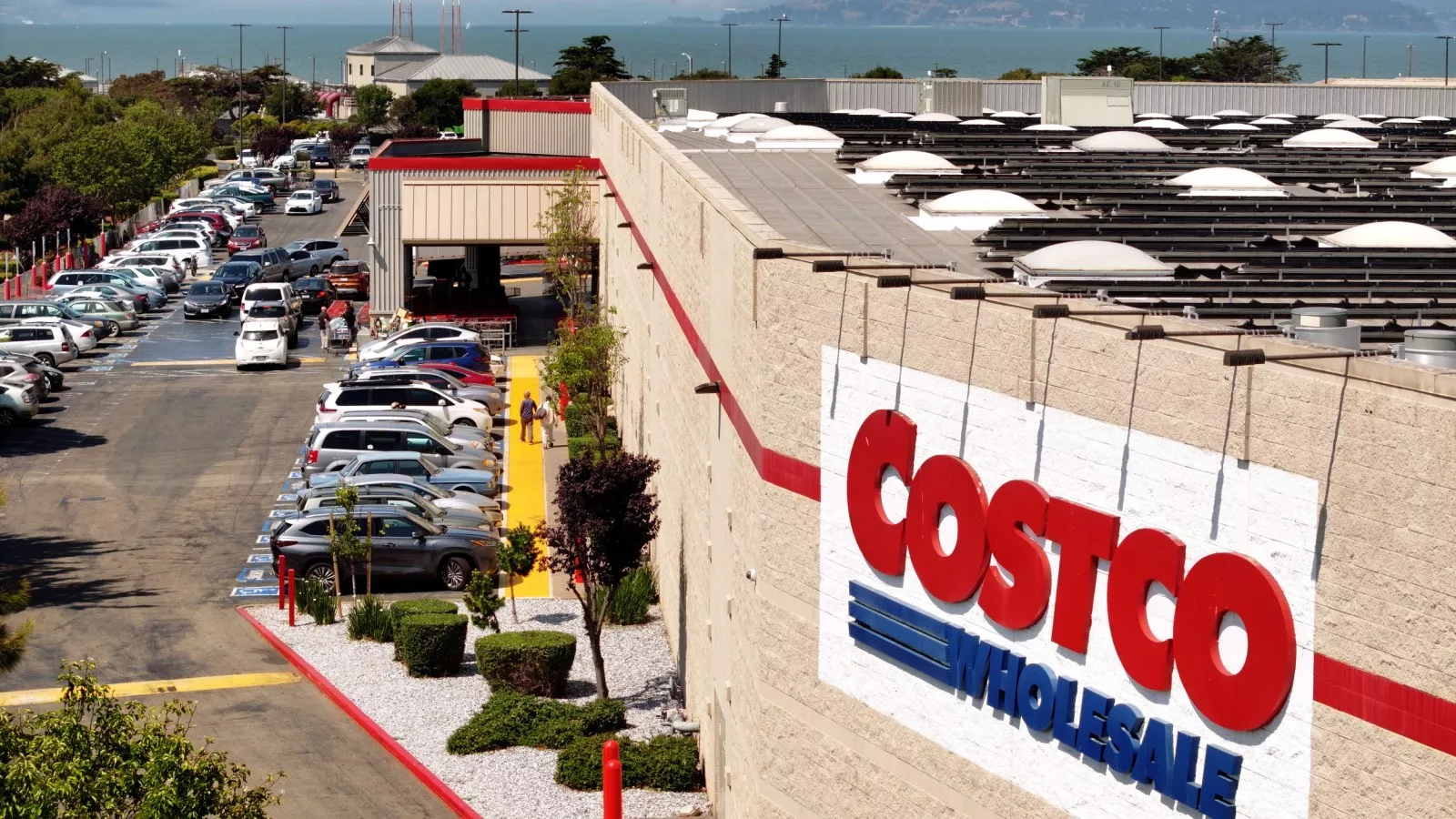 Is Costco open on New Year's Day 2025? Store hours and closing details