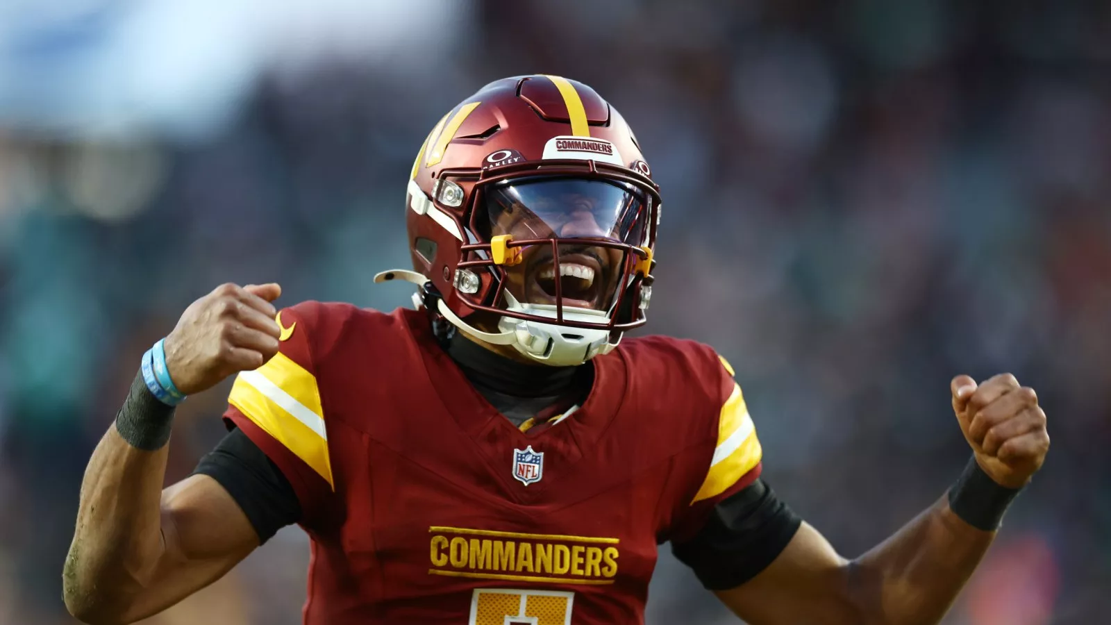 Commanders' Jayden Daniels Surprisingly Leads Pro Bowl Quarterback Voting