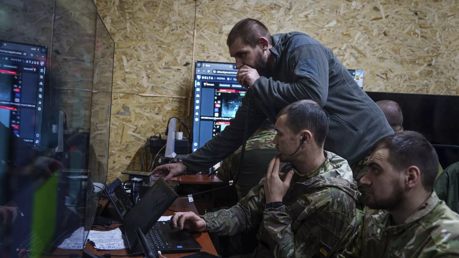 Russian pilot reacts to Mi-8 helicopter being struck: "I got hit"