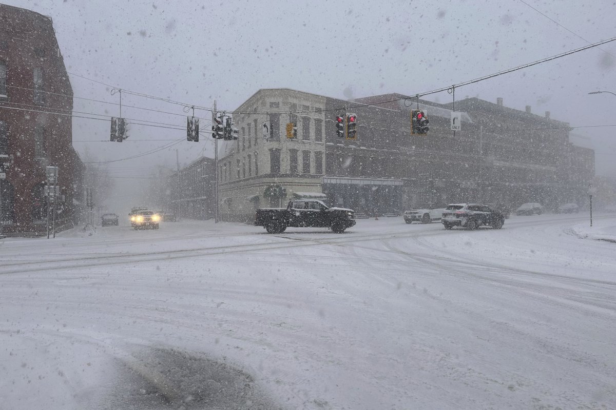 Massive Snowstorm Threatens 8 States: Up to 24 Inches of Snow Expected