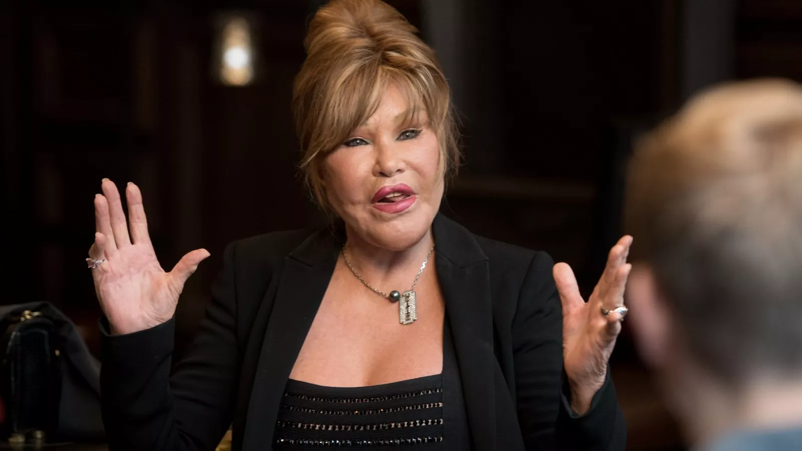 Socialite Jocelyn Wildenstein known for 'cat' plastic surgery dies