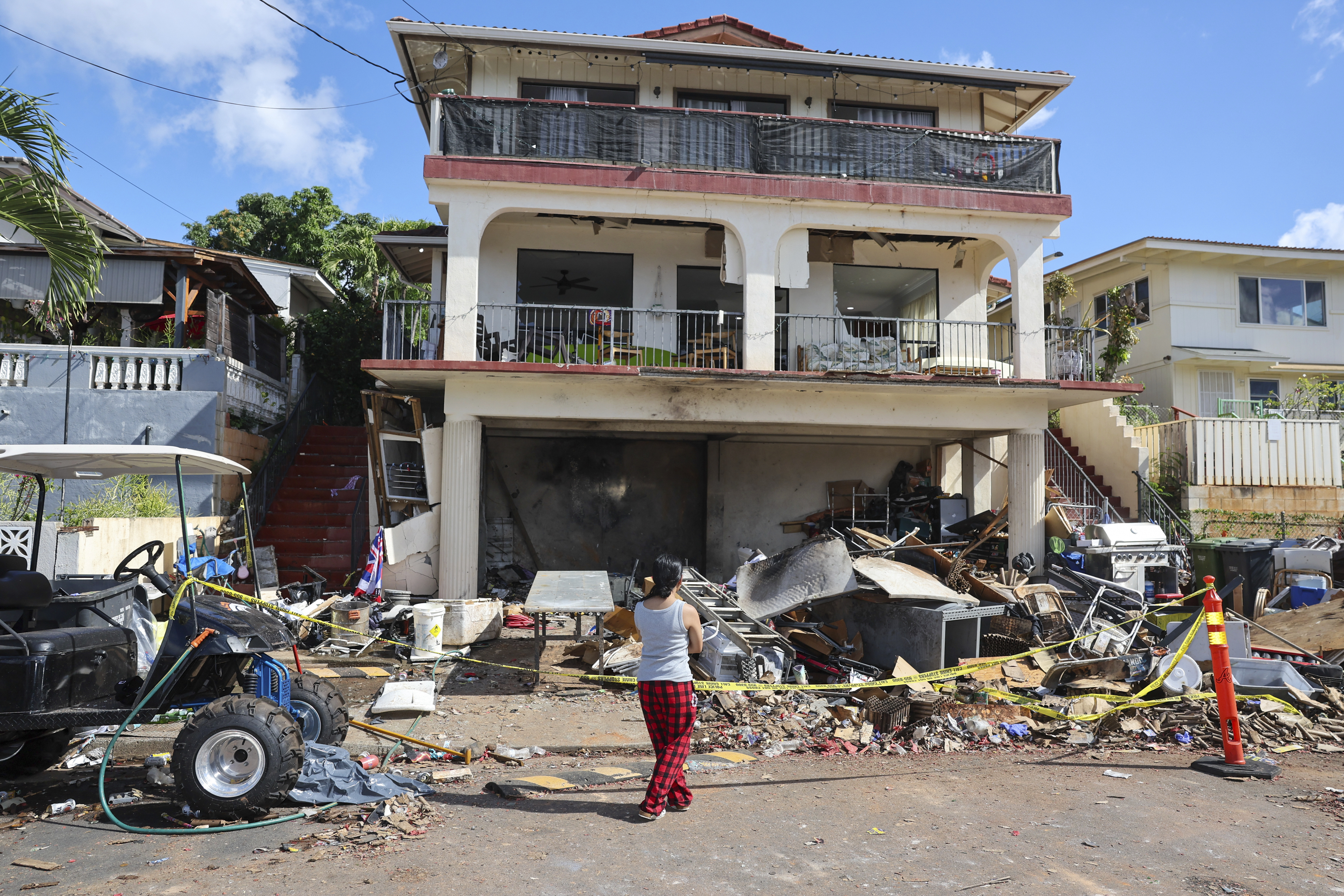 爆炸造成三人死亡后,夏威夷官员呼吁禁止燃放烟花爆竹 爆炸造成三人死亡后,夏威夷官员呼吁禁止燃放烟花爆竹