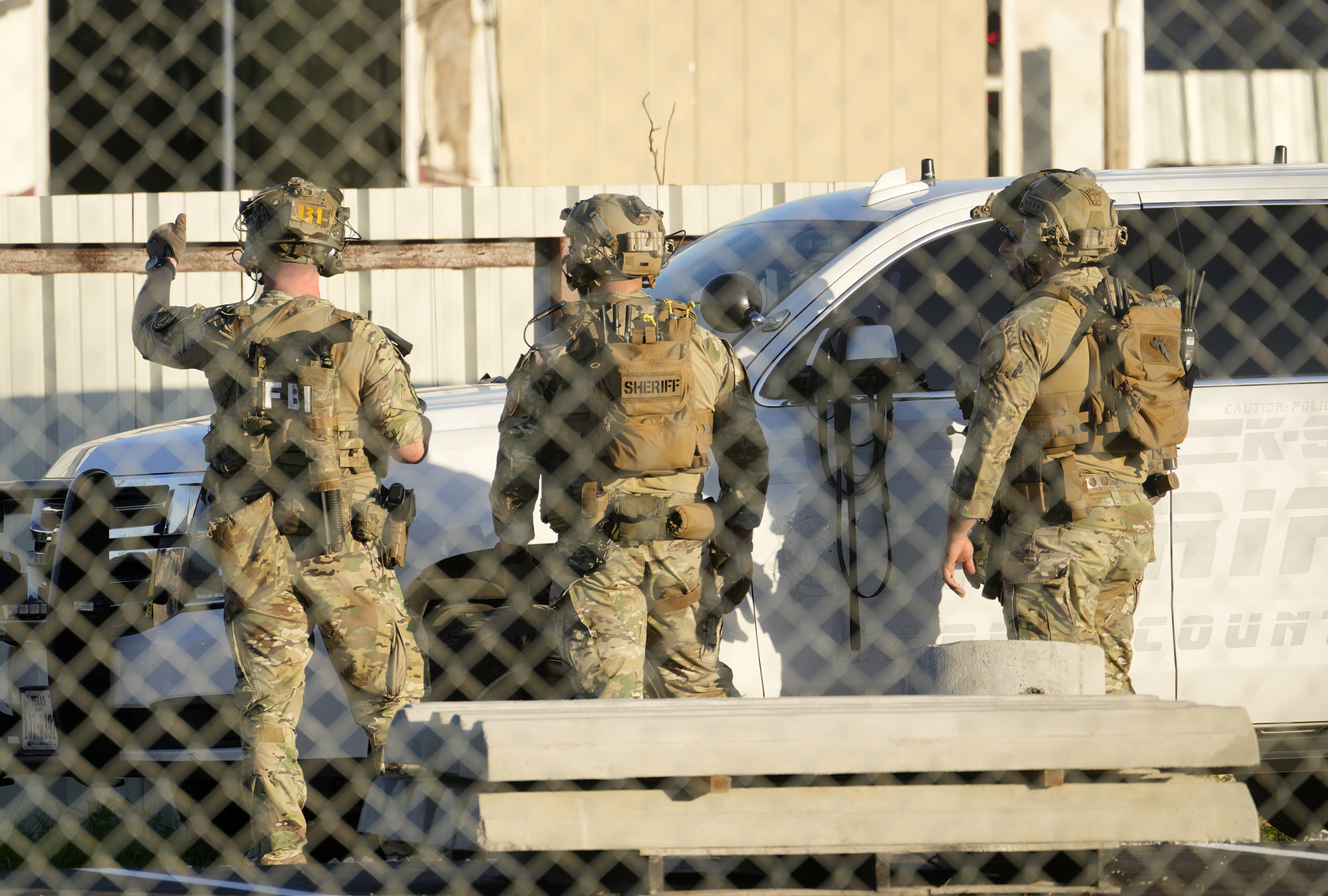 FBI returns to New Orleans attacker's house after leaving evidence behind