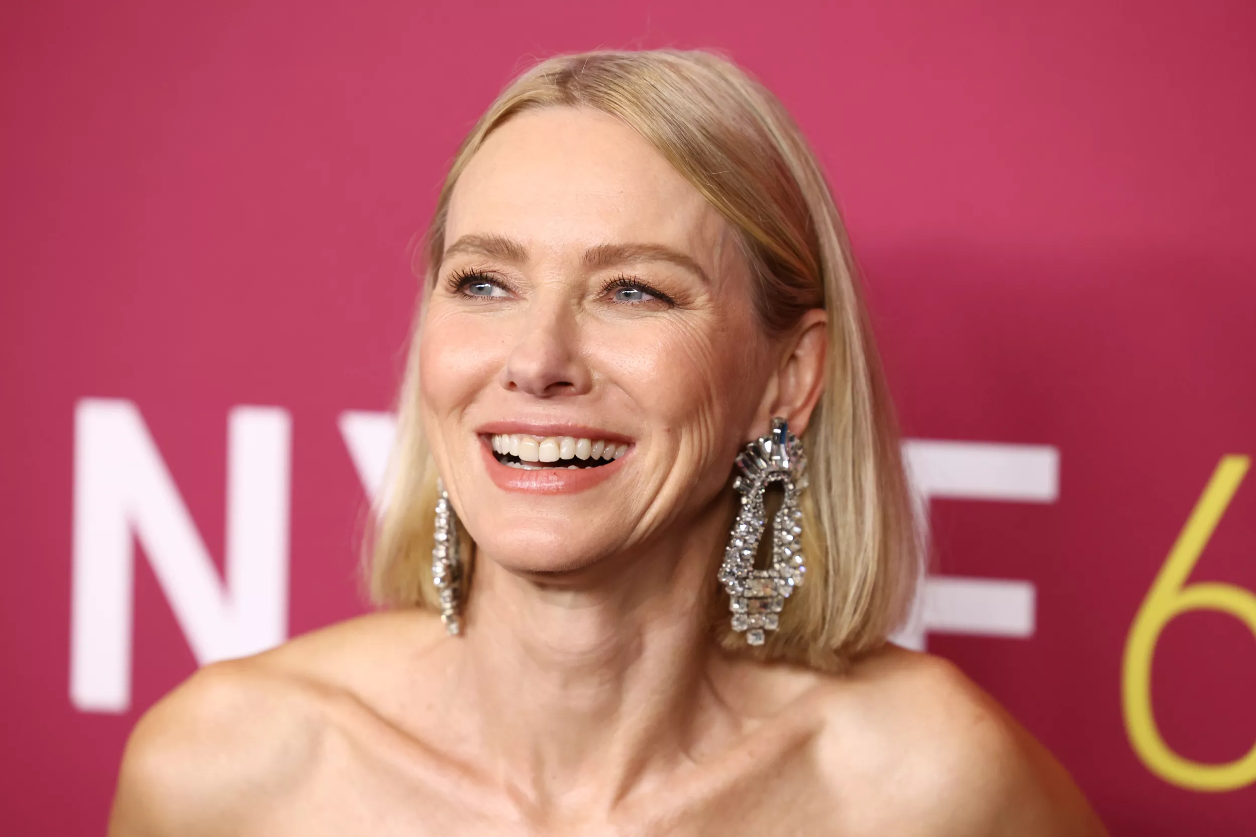 Naomi Watts poses in rare selfies with both of her kids and Billy Crudup