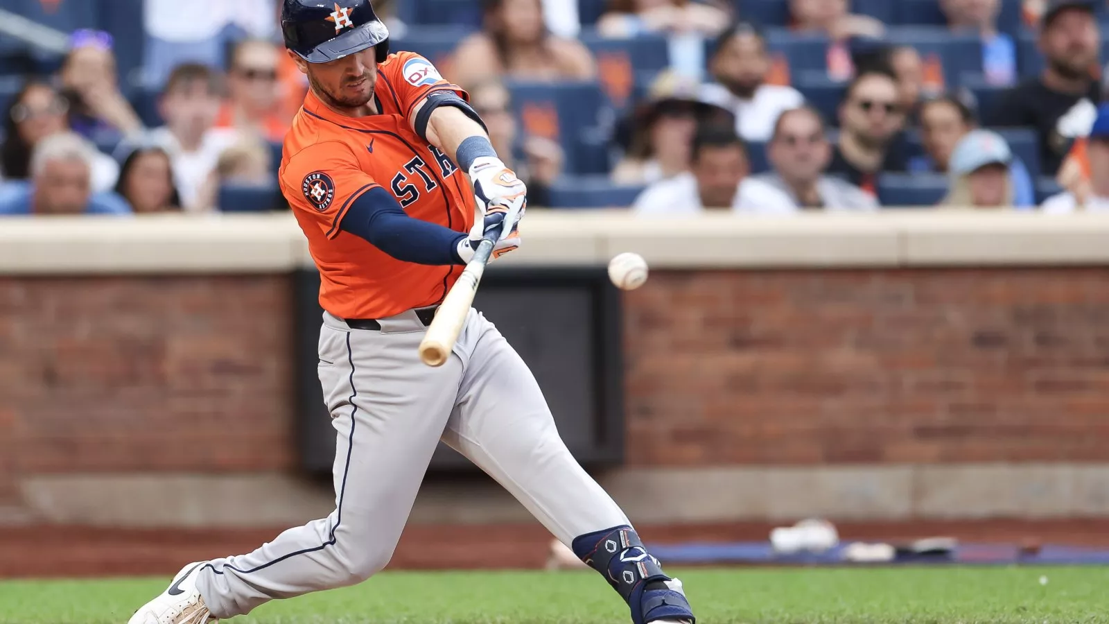 Slugger Alex Bregman Predicted to Betray Astros, Sign With AL Contender