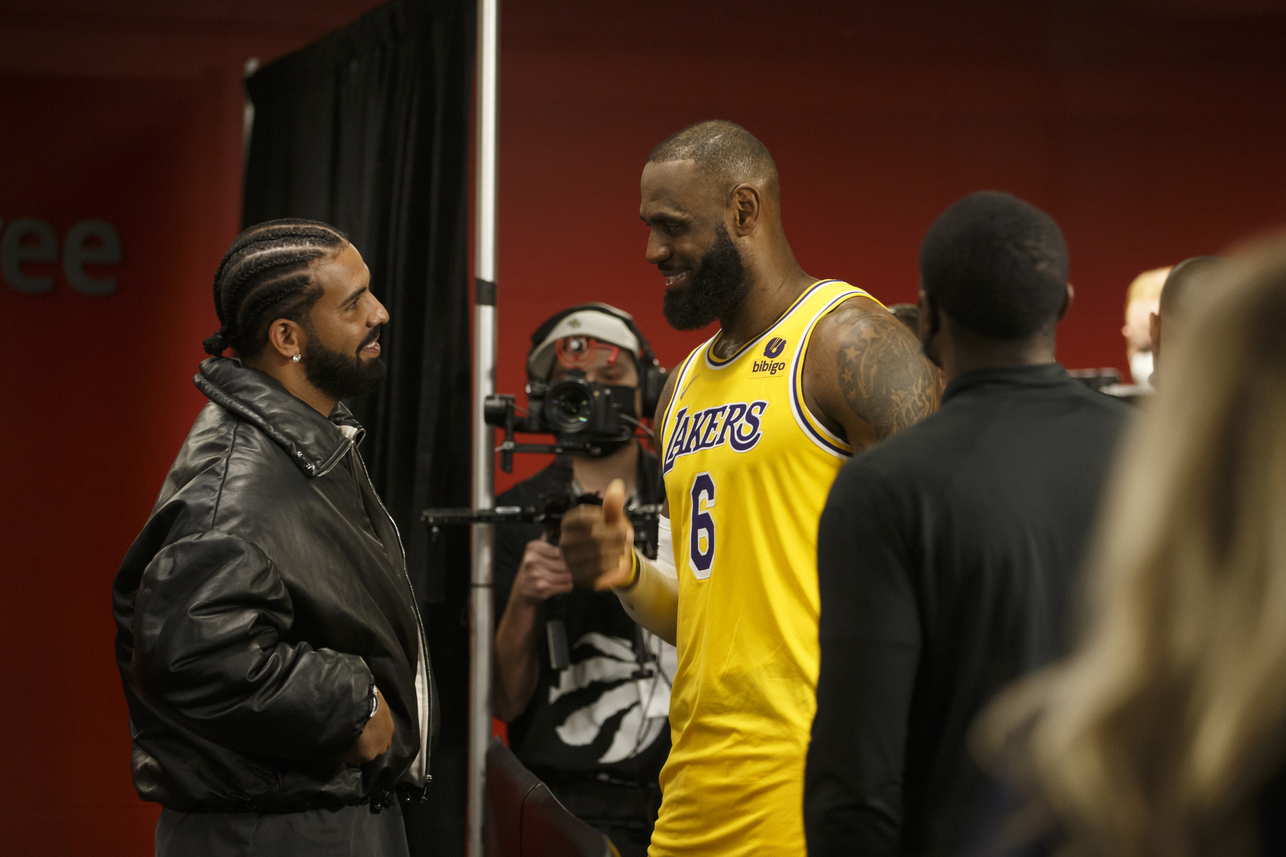Is Drake Dissing Lakers LeBron James in New Song?