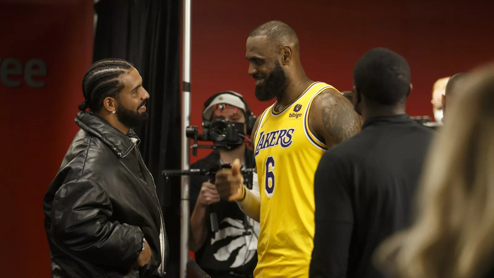 Is Drake Dissing Lakers' LeBron James in New Song? - Newsweek