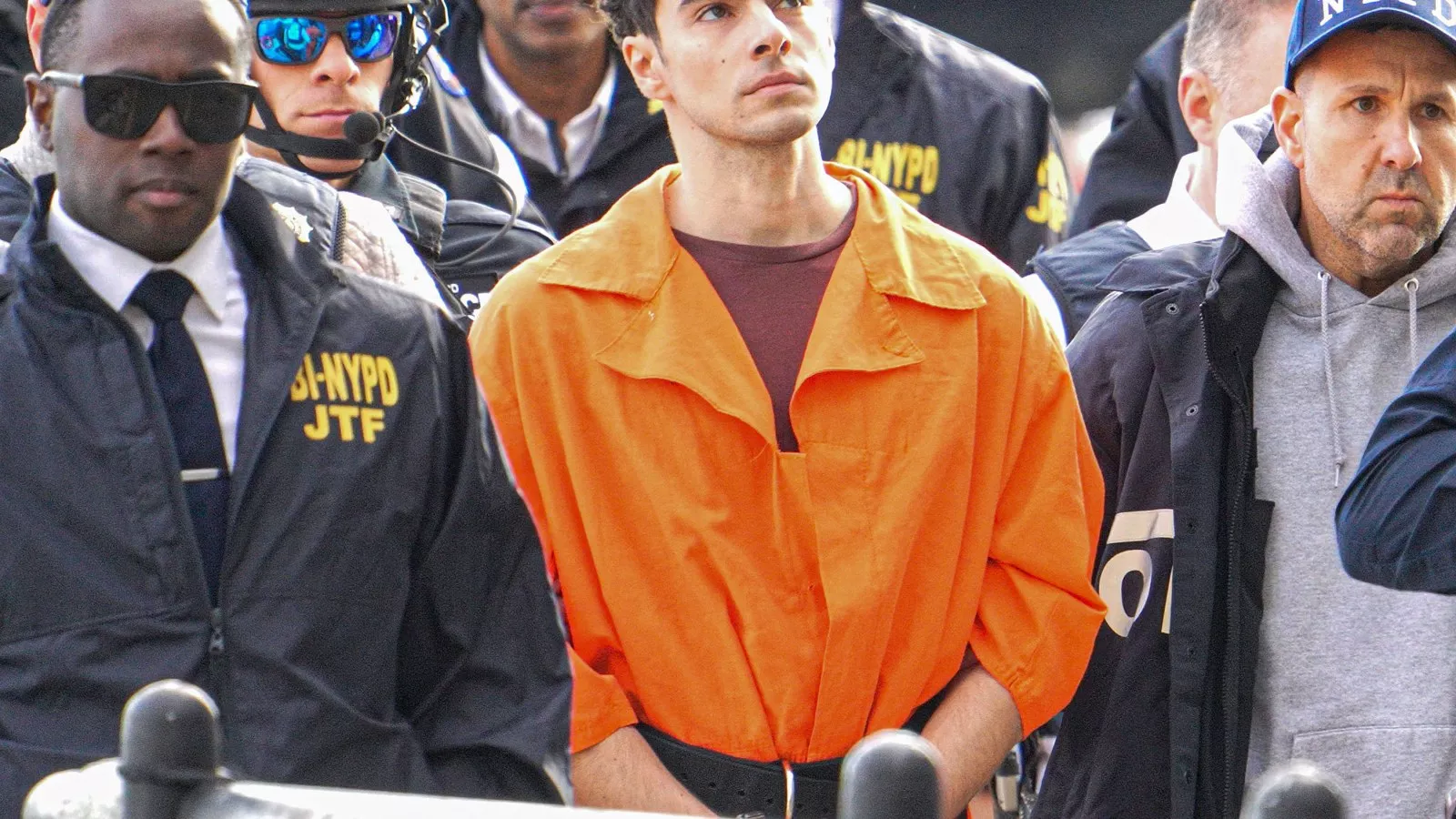 Luigi Mangione featured on birthday cake