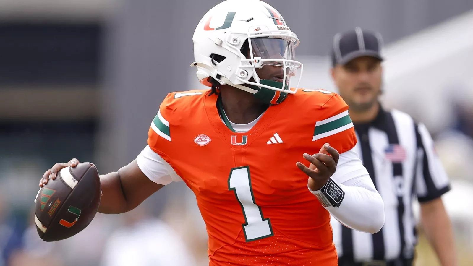 Former NFL QB Throws Weight Behind Cam Ward For Titans With Top Pick