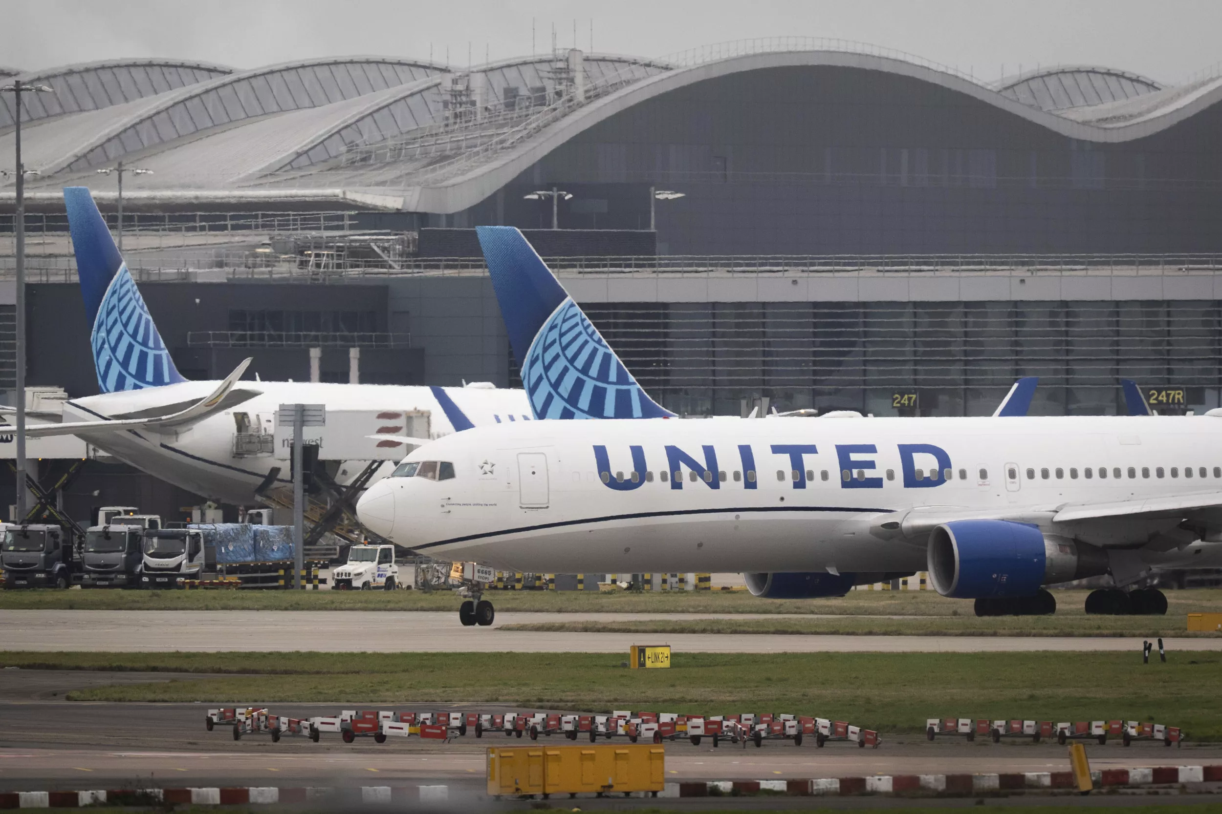 United Airlines wants Starlink Wi-Fi next month