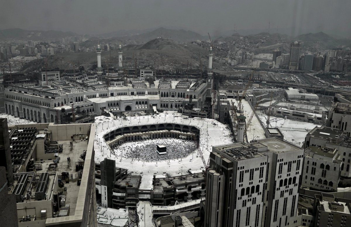 People Gather in Mecca for Haji Pilgrimage