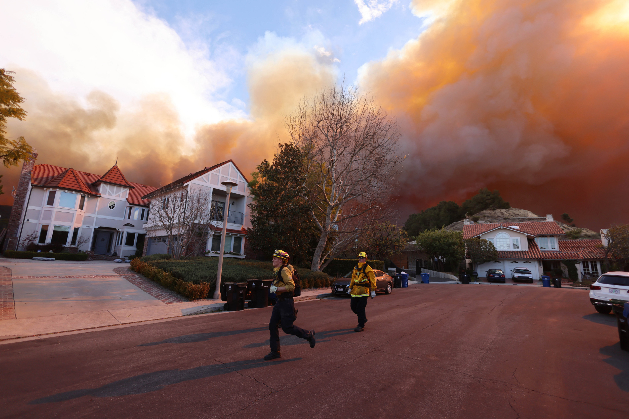 Pacific Palisades Wildfire List of Celebrities Evacuating California