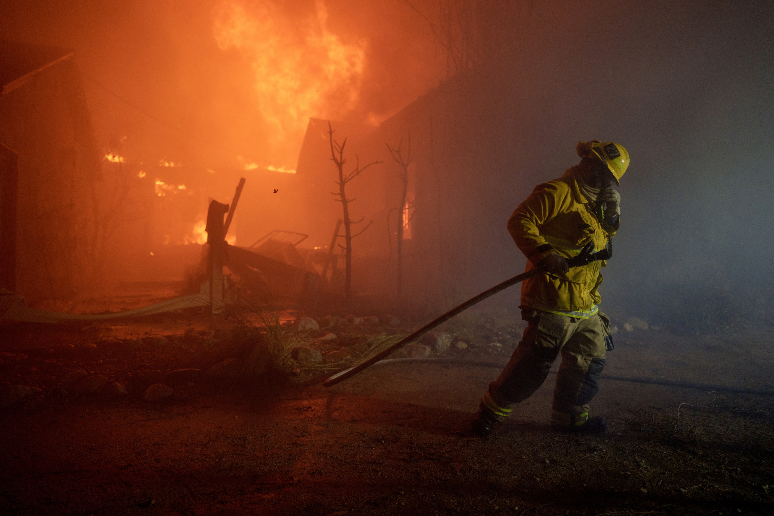 New California Wildfire Prompts Evacuations In Pasadena, Altadena 