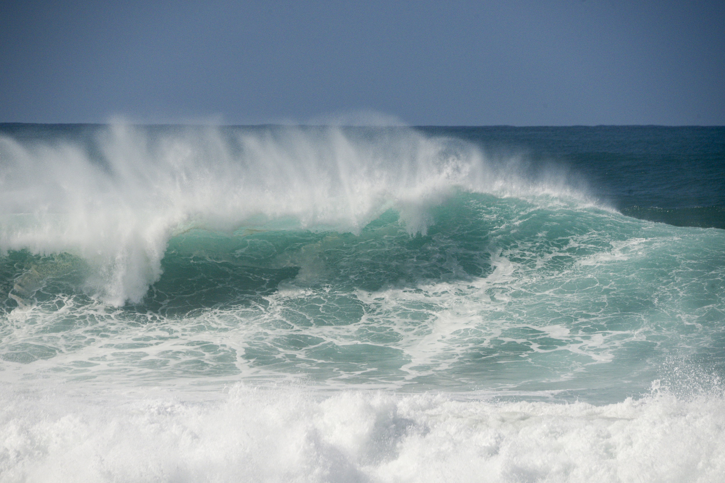 People told to “stay away” from some Hawaii beaches as waves hit 40 feet