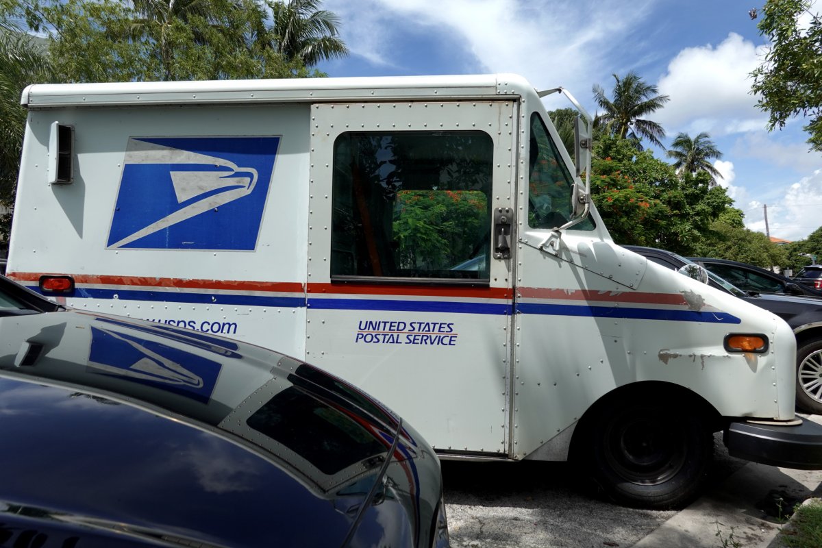 Mail truck