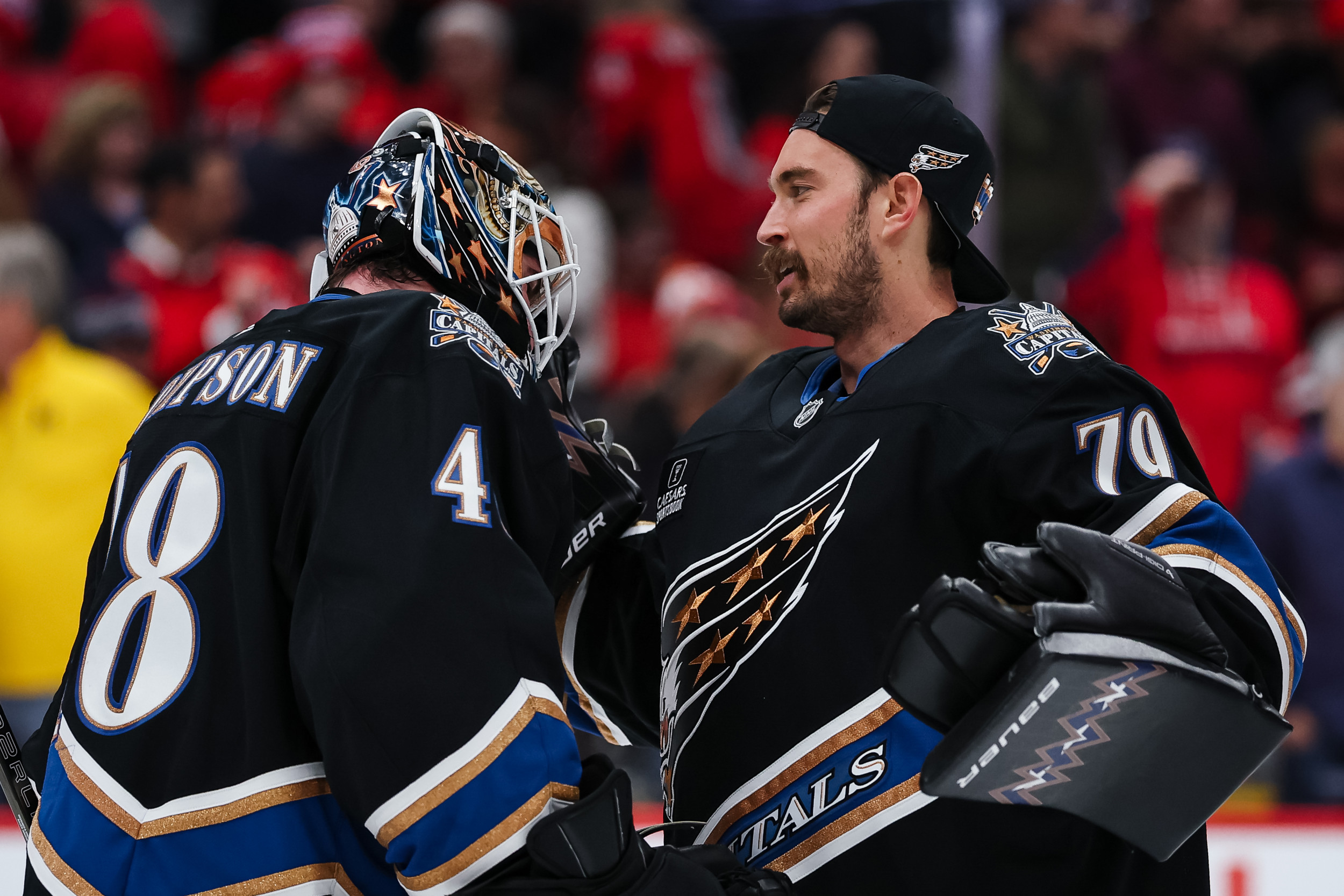 Capitals Plan to Keep Goaltending Tandem of Charlie Lindgren and Logan Thompson Intact: Report