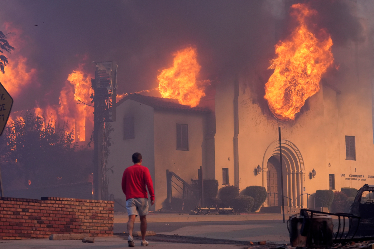 Looters California wildfires 2025