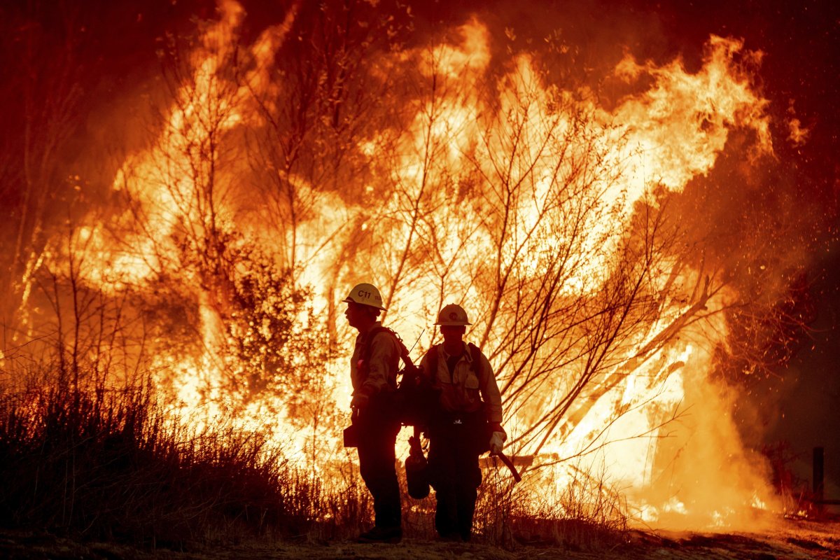 fire crews battle Kenneth Fire in LA