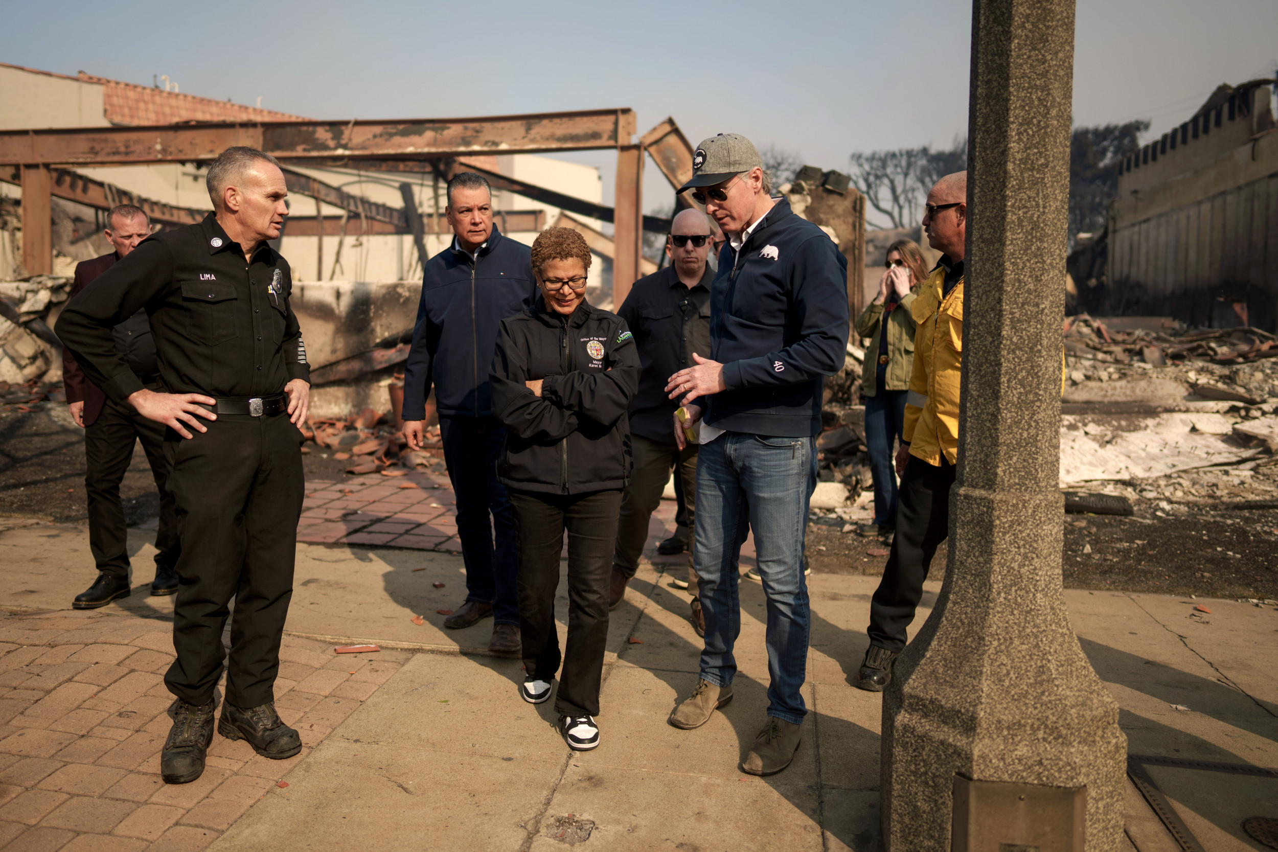 Karen Bass Wildfires Resignation Petition Signed By Thousands - Newsweek