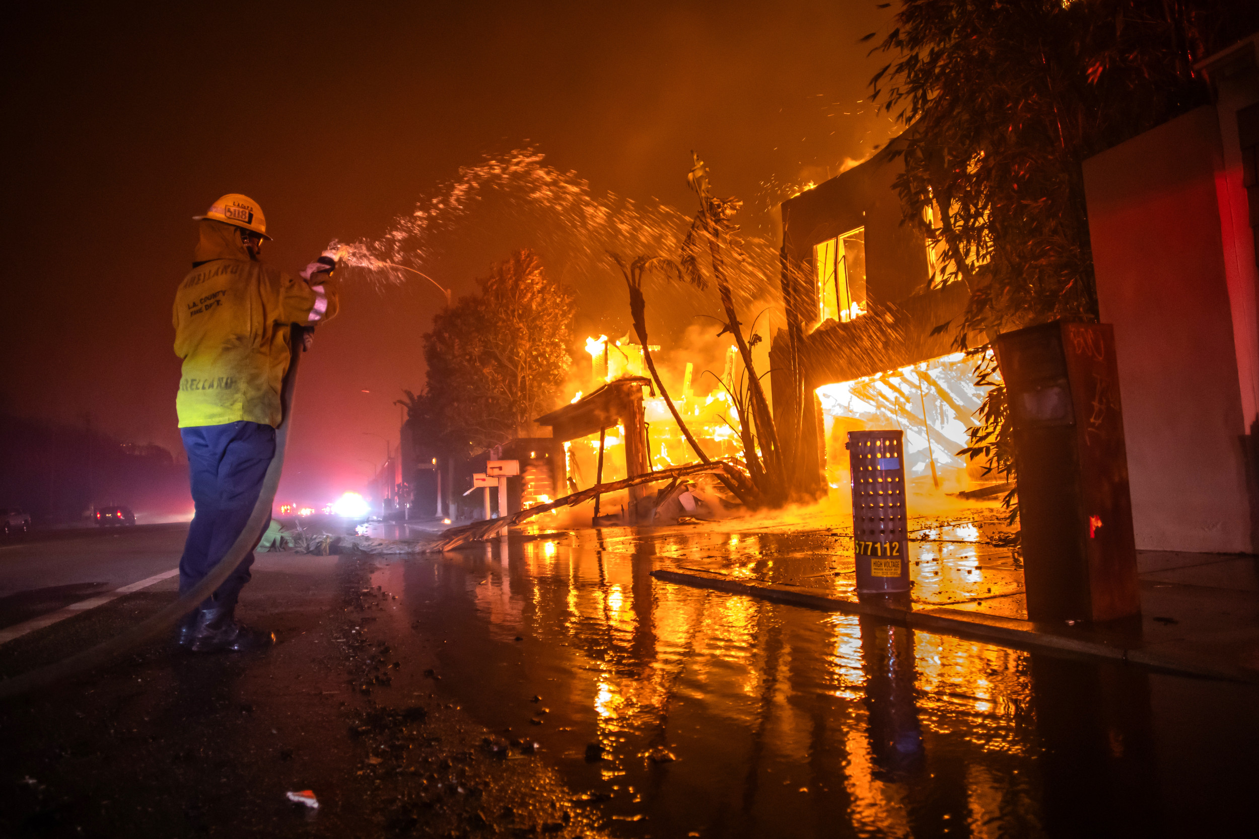 Reporter finds childhood home in Pacific Palisades in ruins while on-air