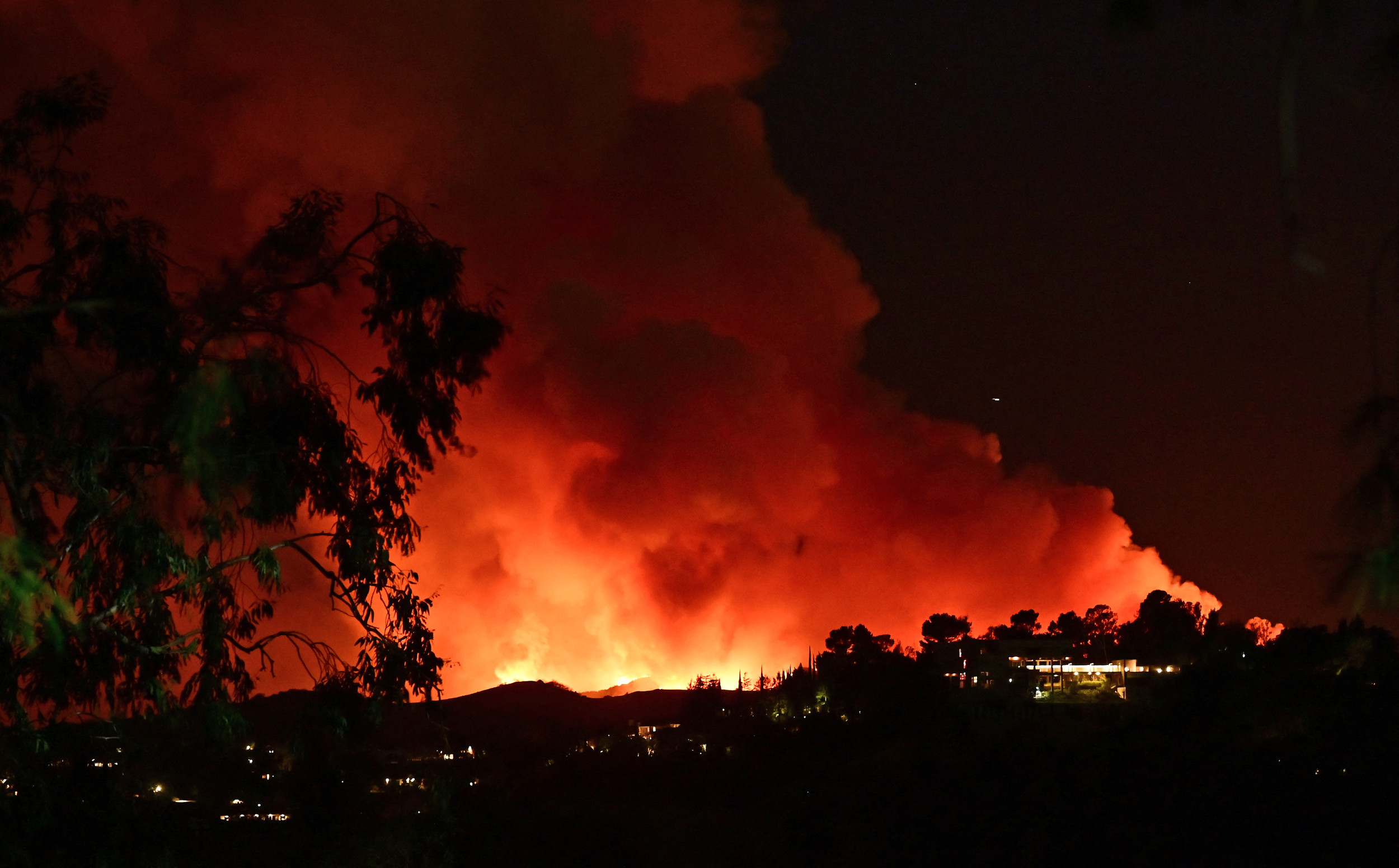 Videos Show Devastating Palisades Fire Encroaching on San Fernando Valley