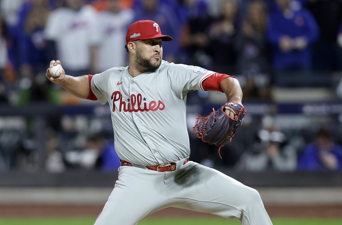 Philadelphia Phillies pitcher Carlos Estévez