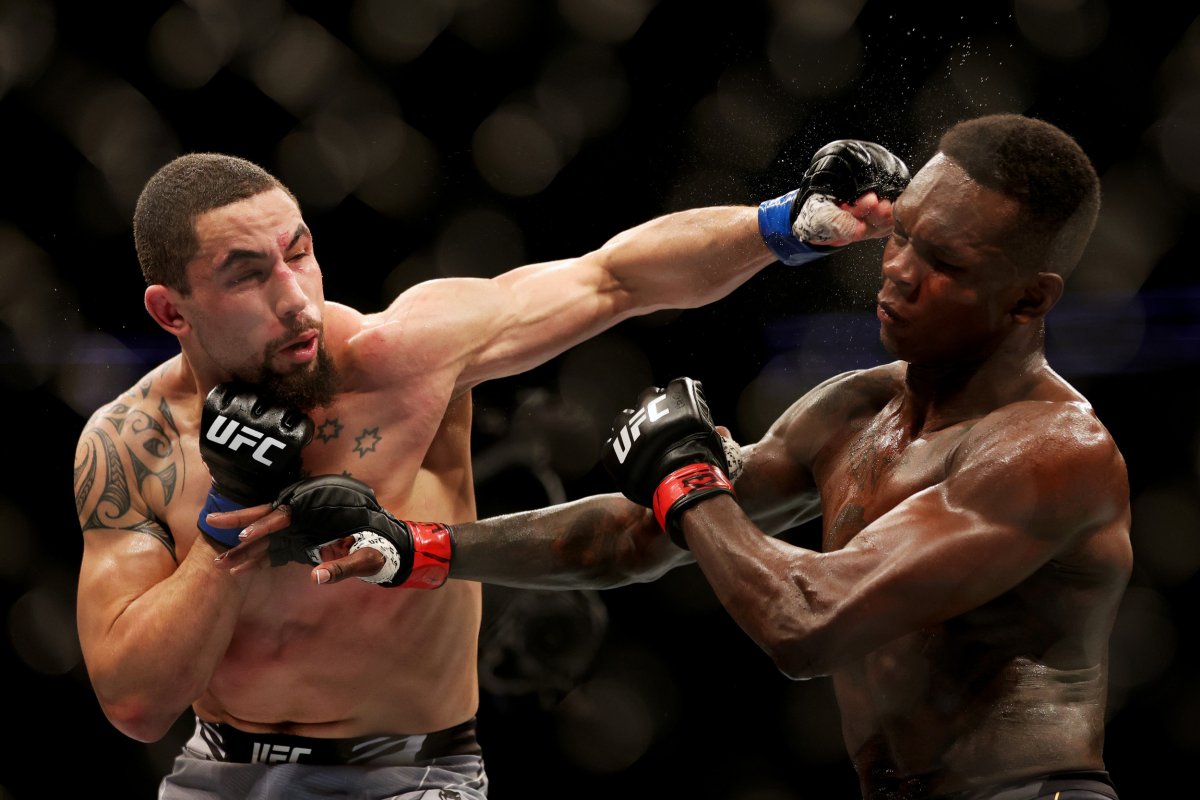 Israel Adesanya vs Robert Whittaker