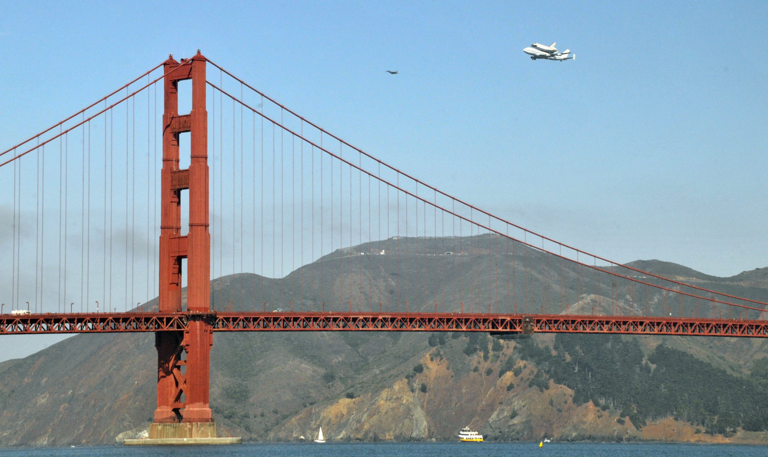 man jumps off golden gate bridge 2021