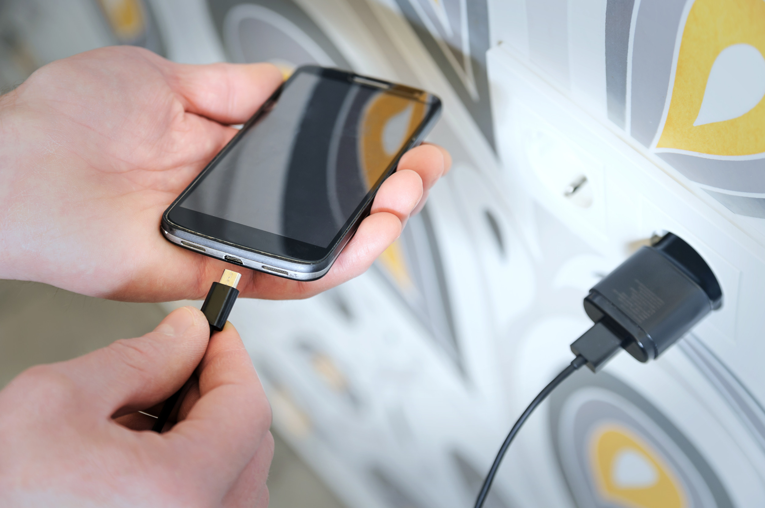 What Do You Do With Your Phone at Night? Question Divides Internet