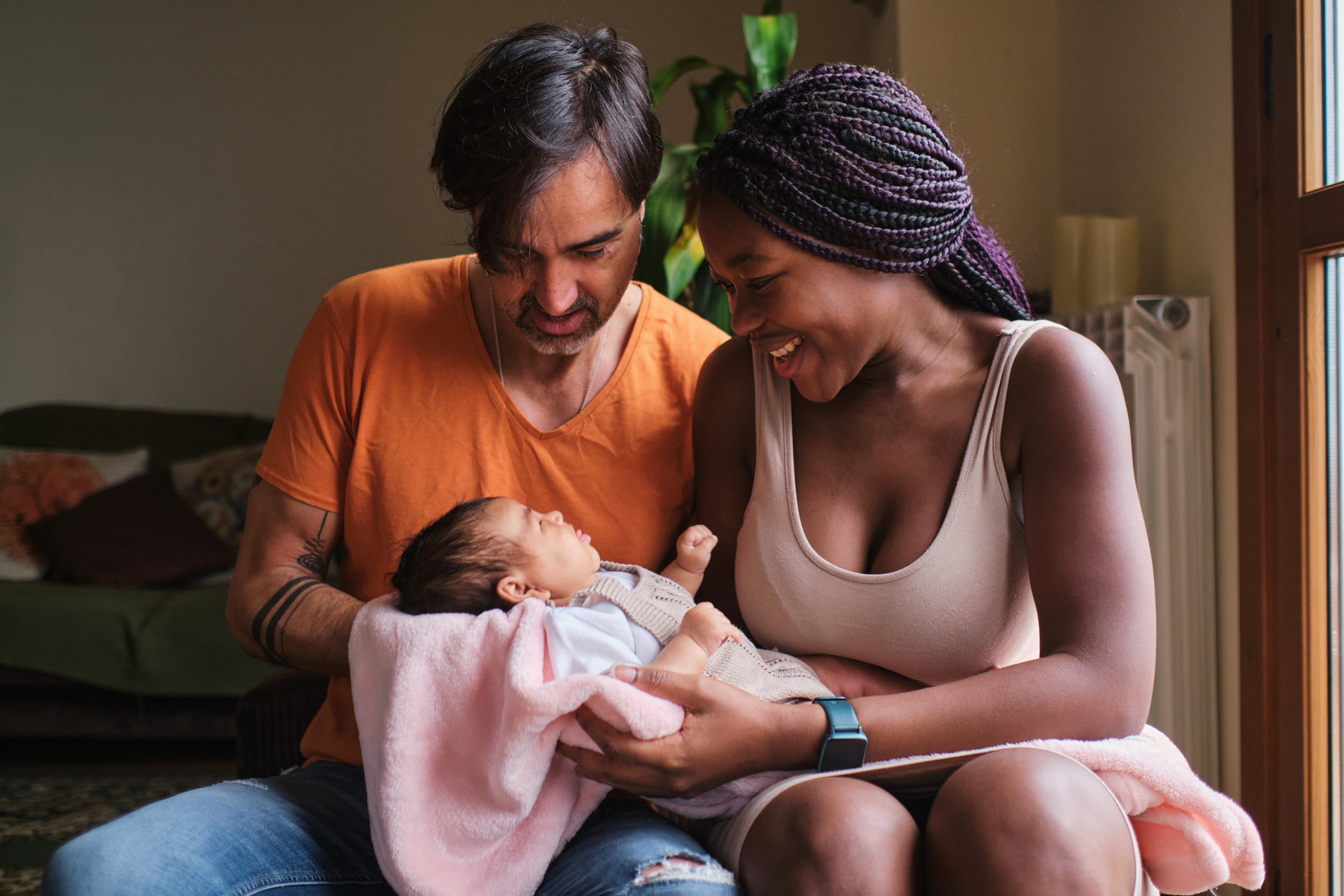 Boyfriends Behavior After Partner Gives Birth Raises Alarm Bells: Talk to Him